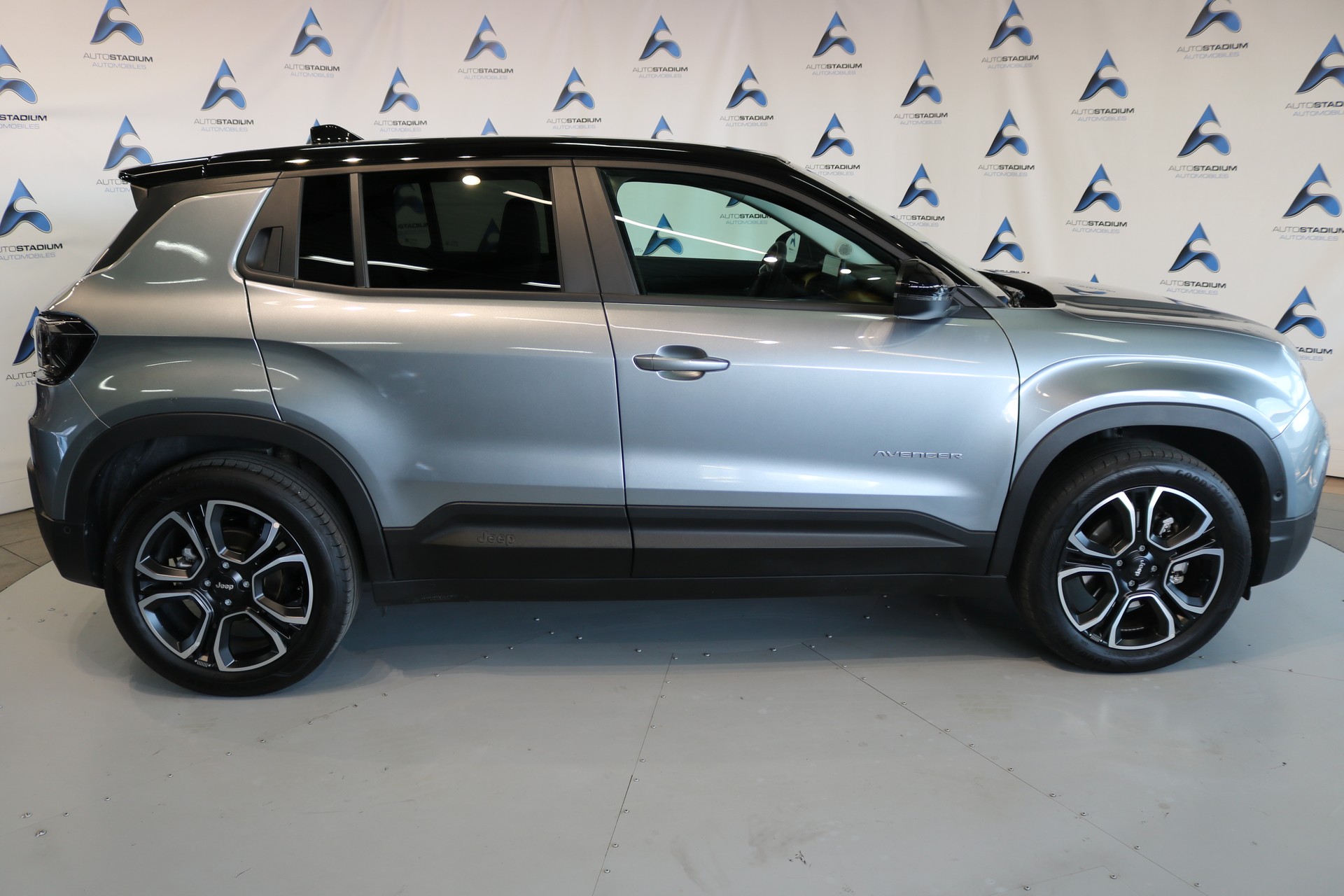 JEEP Avenger 54kWh Summit-image-18