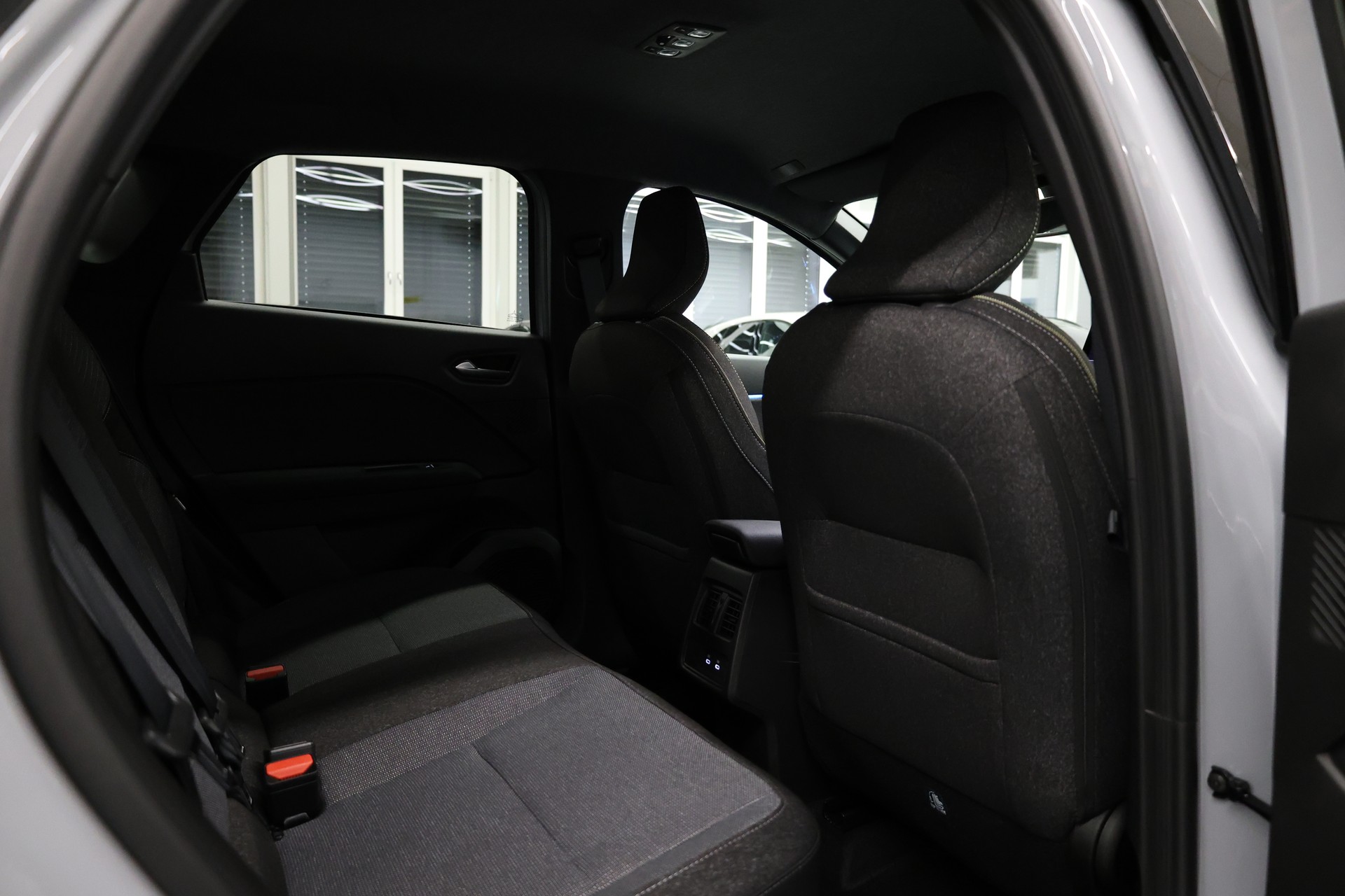RENAULT Captur 1.8 E-Tech techno-image-26