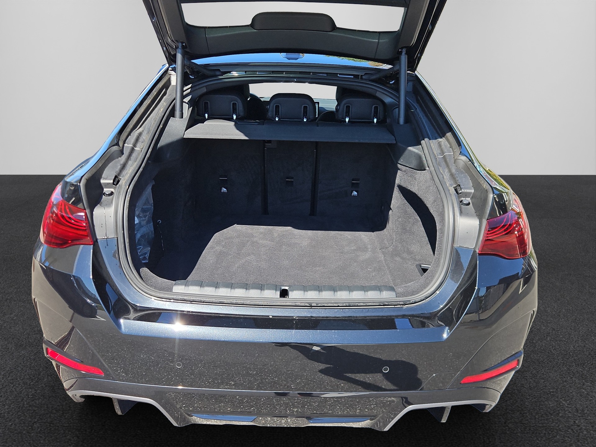BMW i4 M60 M Sport Pro-image-18
