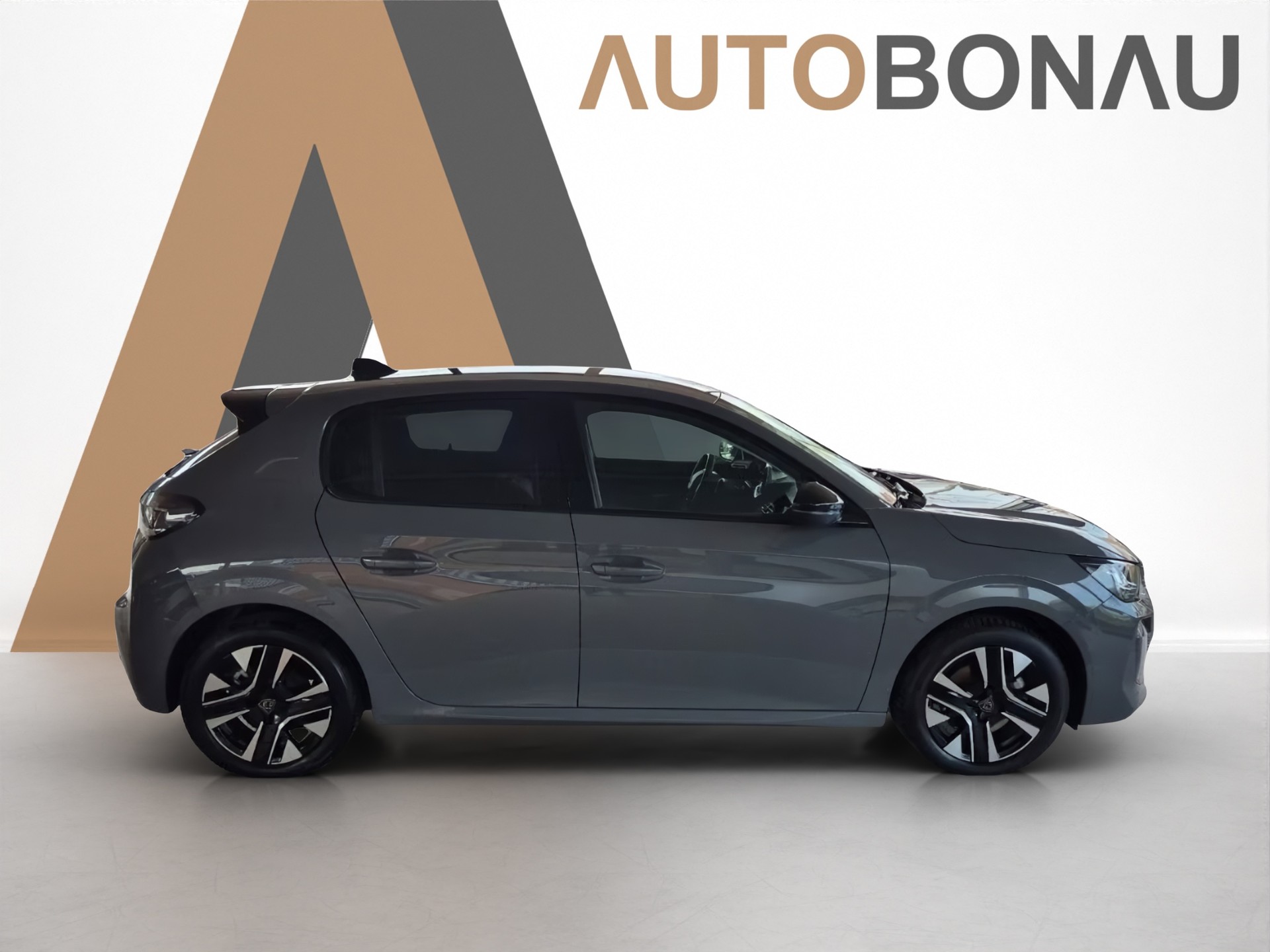 PEUGEOT 208 1.2 Hybrid Allure-image-5