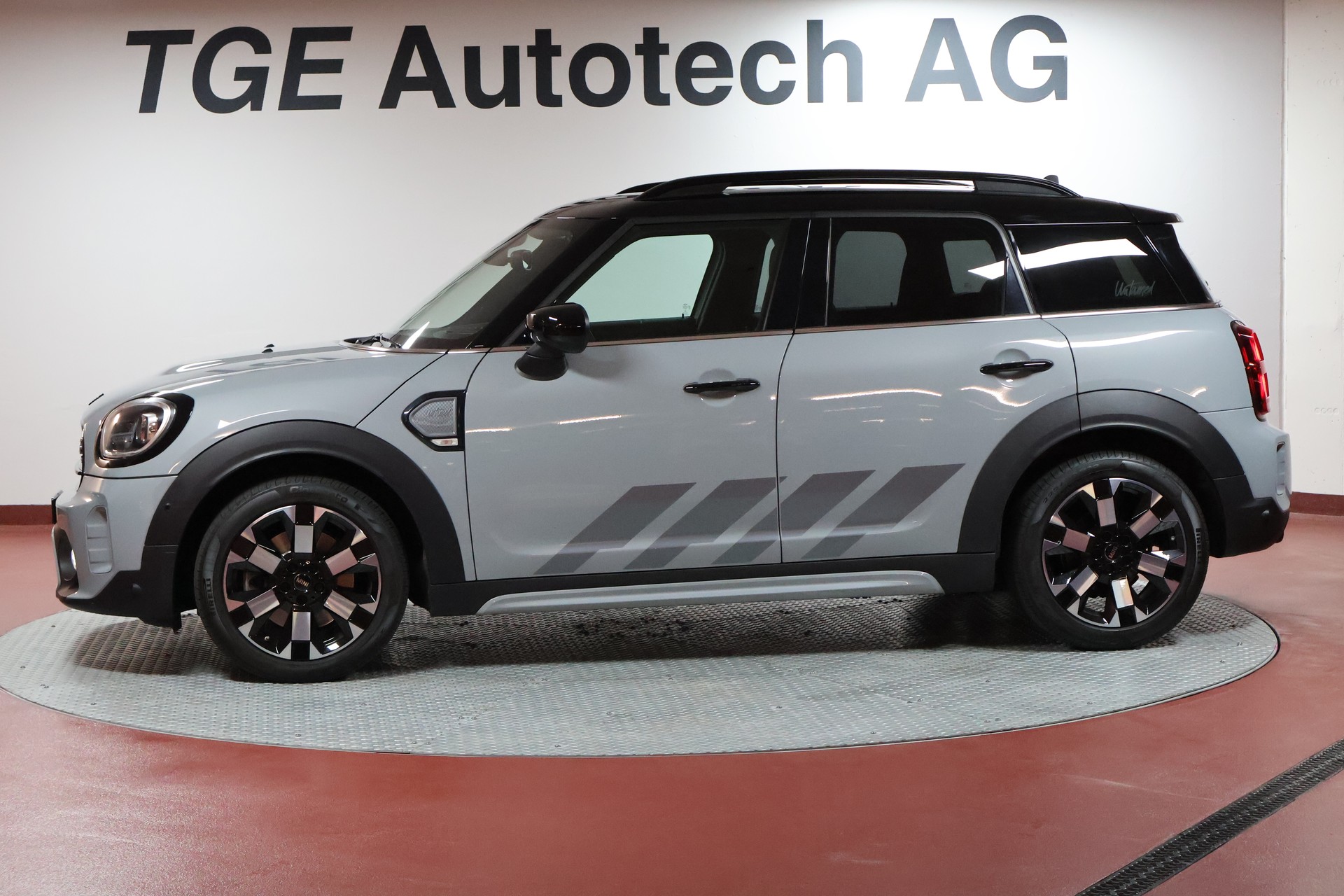 MINI Countryman Cooper S Untamed Edition ALL4 Steptronic-showroom-element-3
