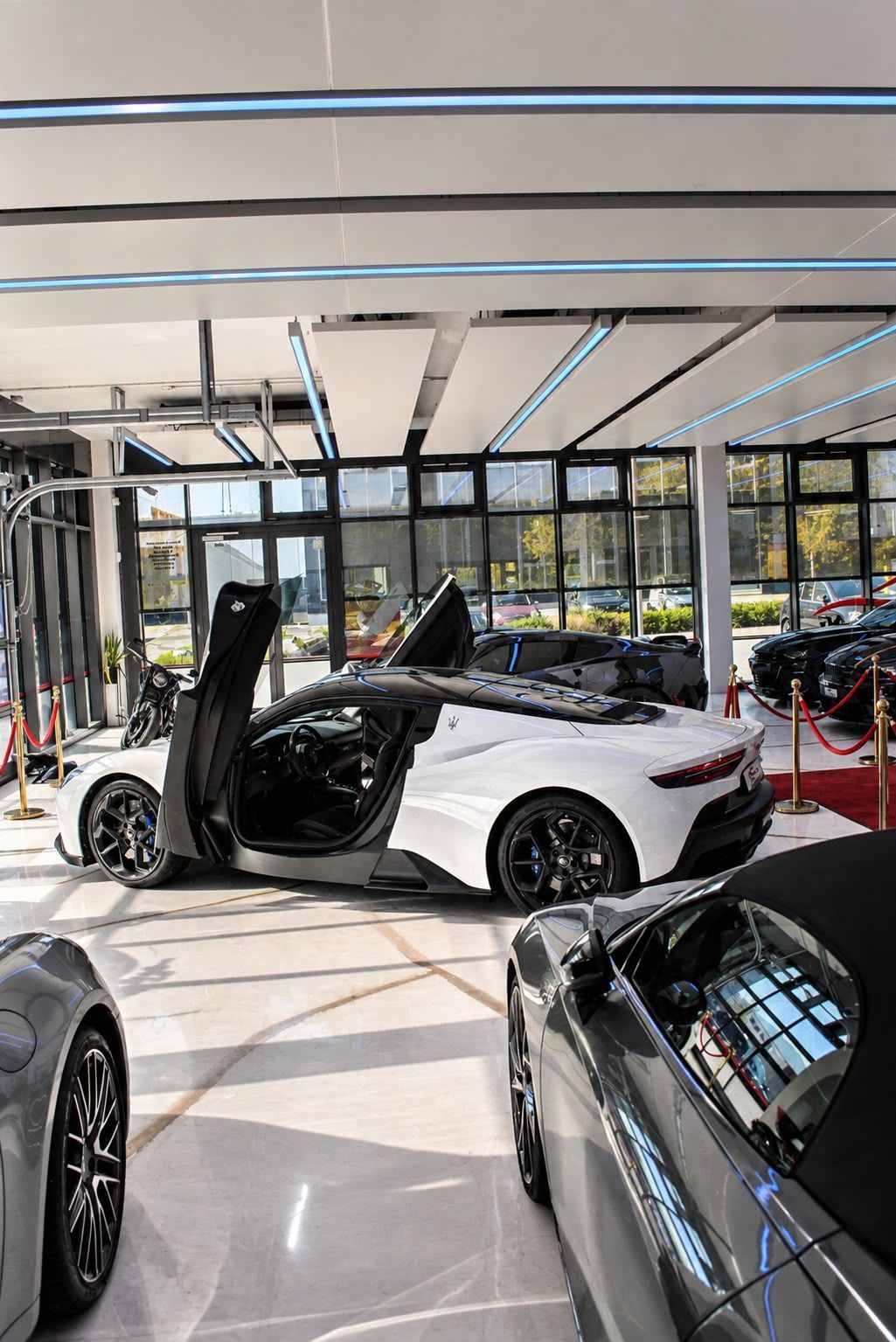 MASERATI MC20 MC 20 CH-Fahrzeug-showroom-element-2