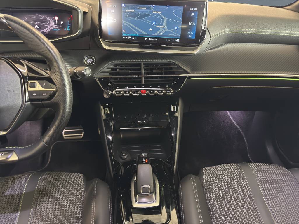 PEUGEOT 208 1.2 PureTech GT EAT8-image-6