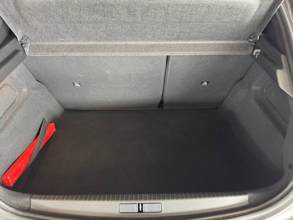 PEUGEOT 208 1.2 PureTech GT EAT8-image-11