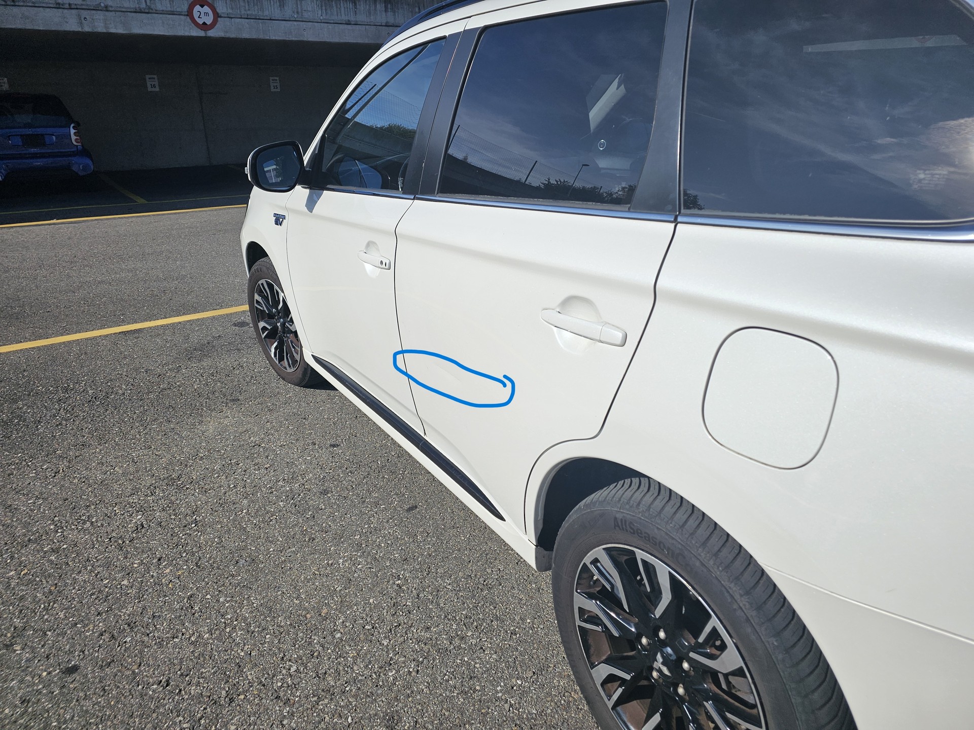 MITSUBISHI 2.0 PHEV Style-image-11