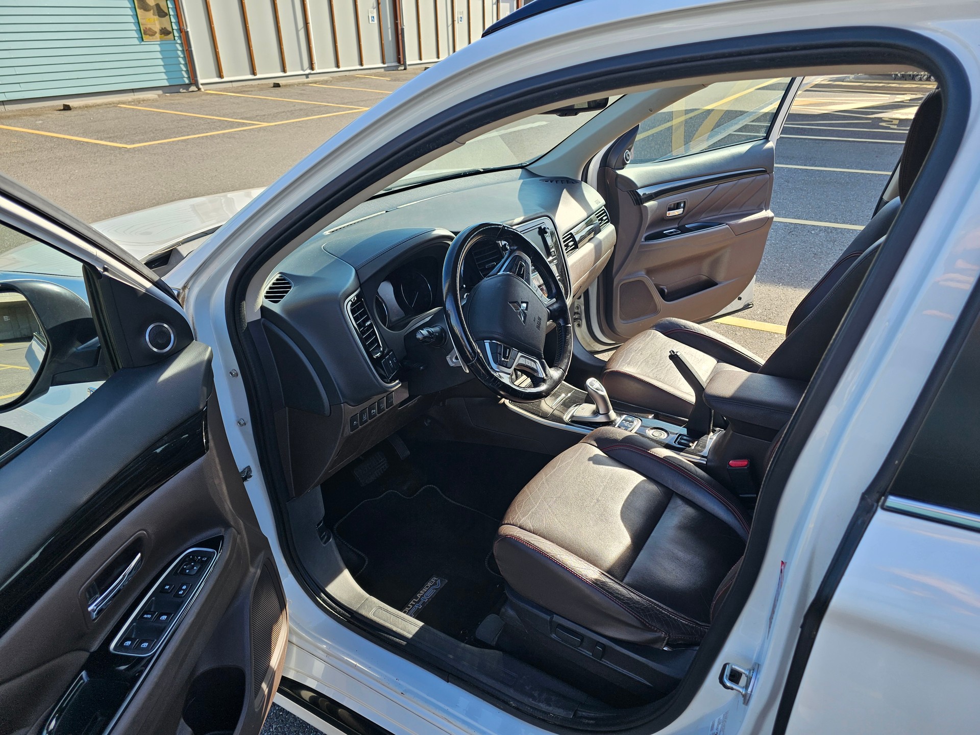 MITSUBISHI 2.0 PHEV Style-image-6