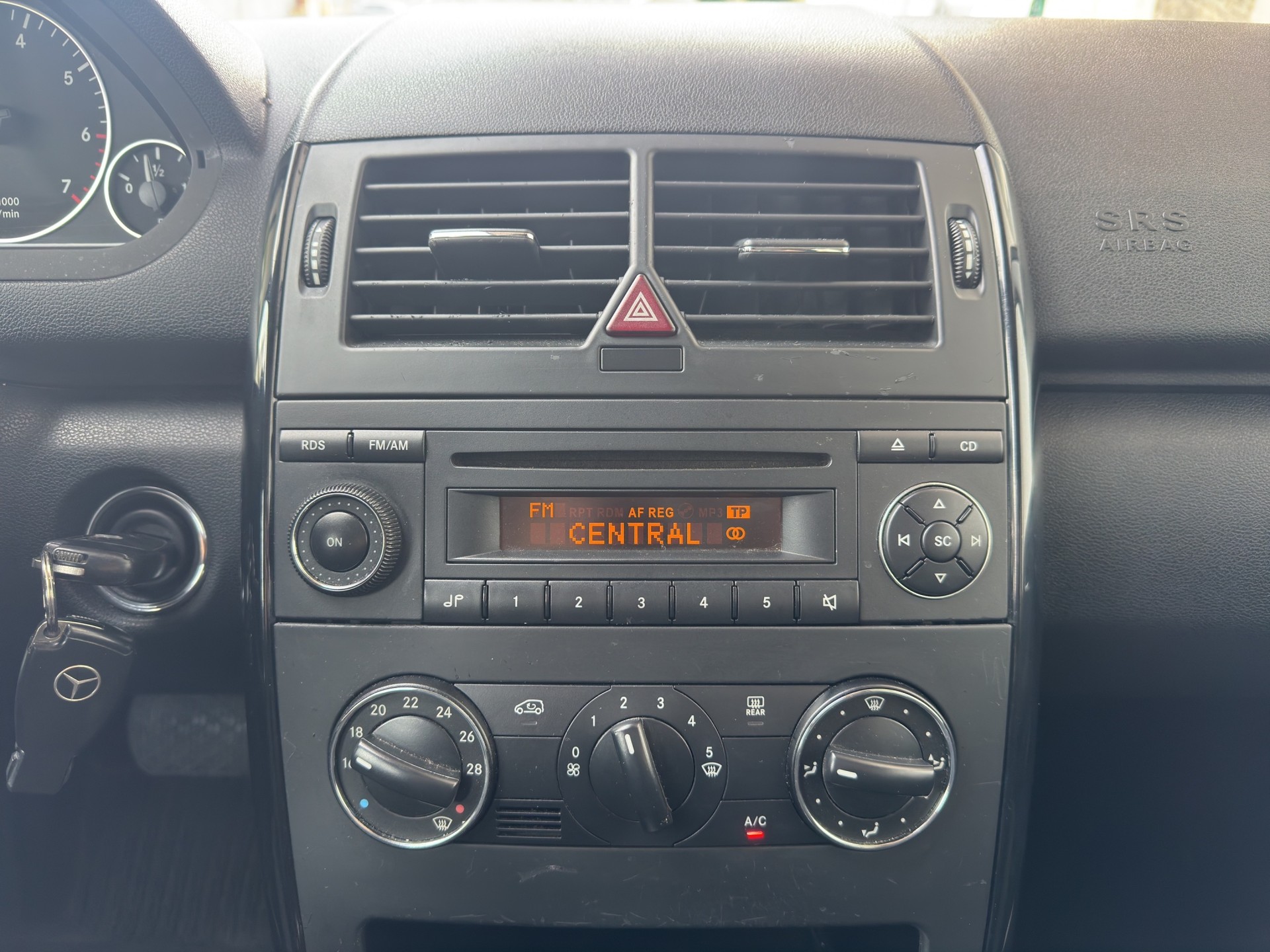 MERCEDES-BENZ A 160 (150) my first star Autotronic-image-5