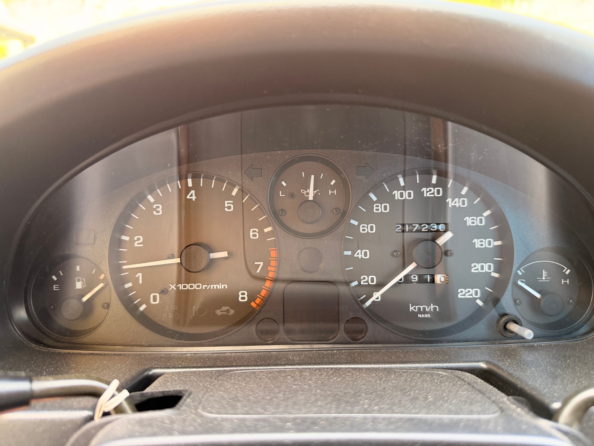 MAZDA MX-5 1.6i-16-image-8