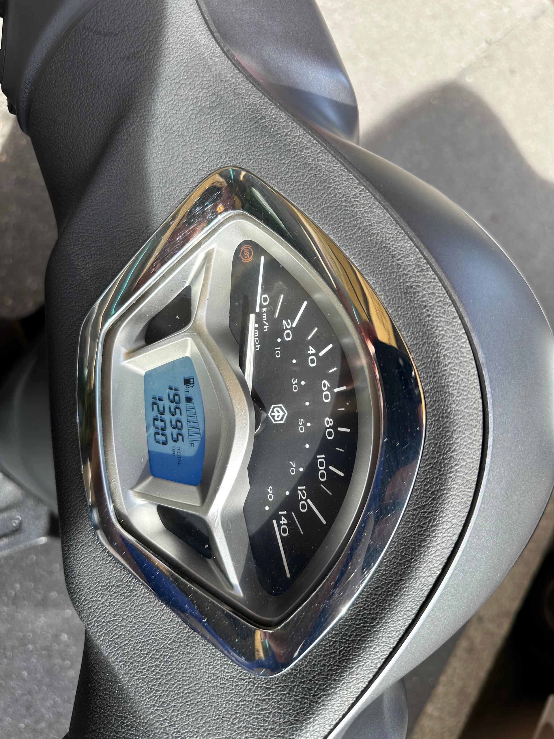 PIAGGIO Liberty 125 iGet Sport ABS-image-4