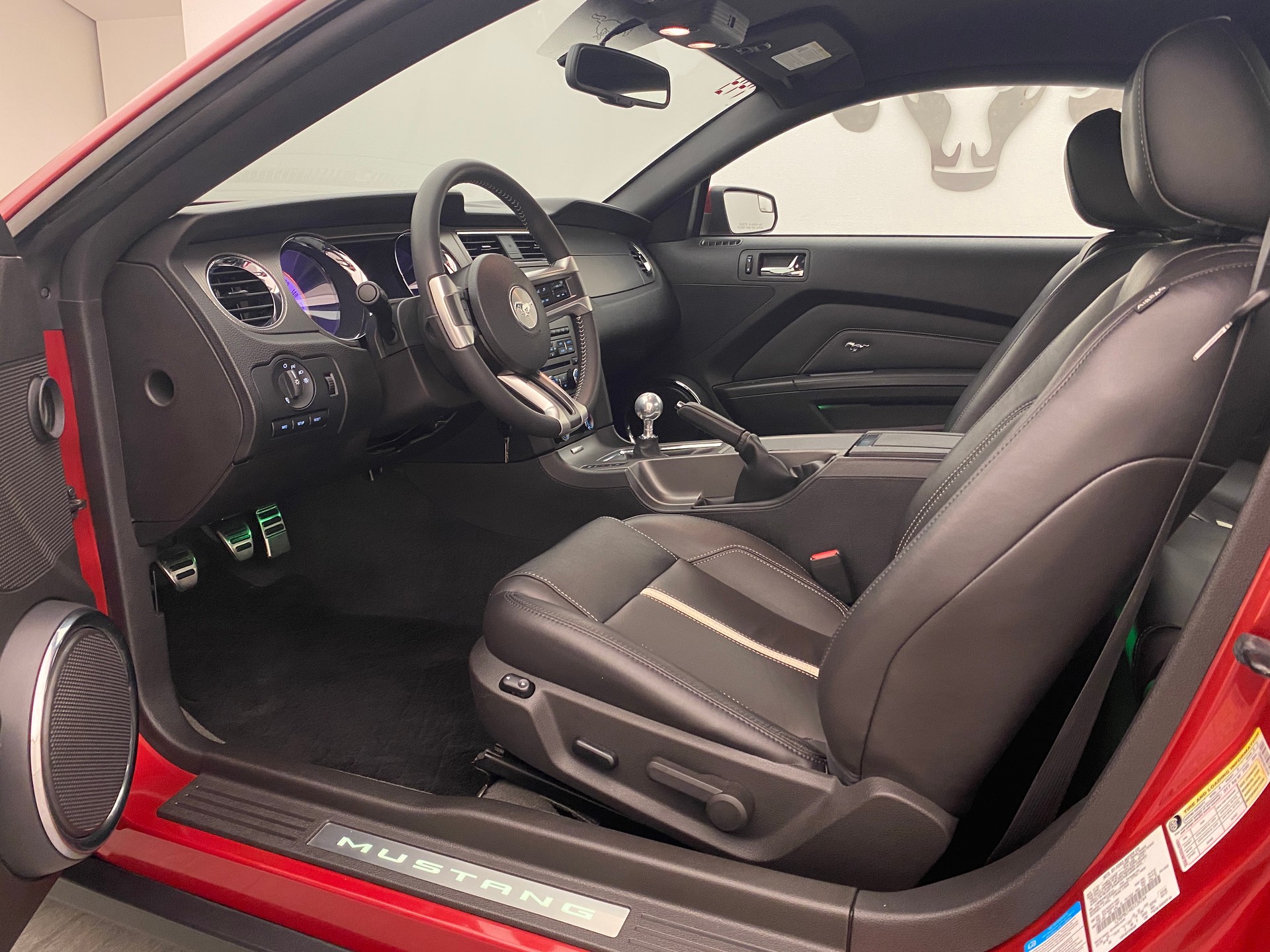 FORD Mustang 5.0 GT-image-10