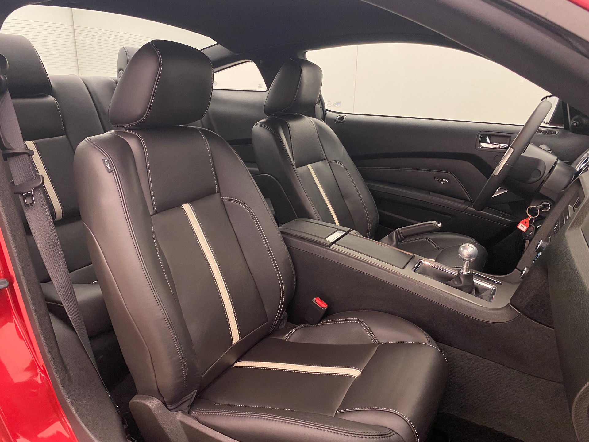 FORD Mustang 5.0 GT-image-11
