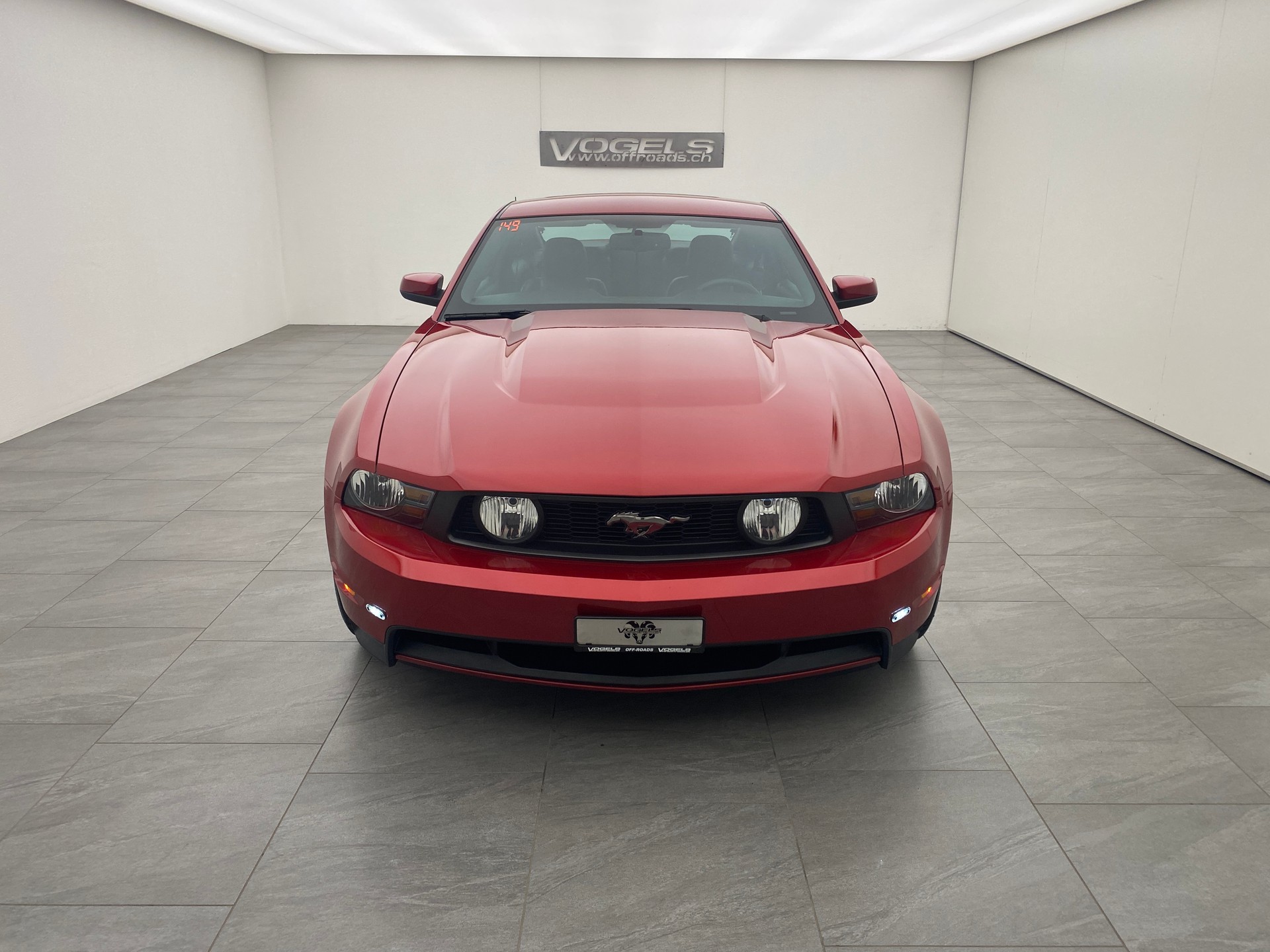 FORD Mustang 5.0 GT-showroom-element-1