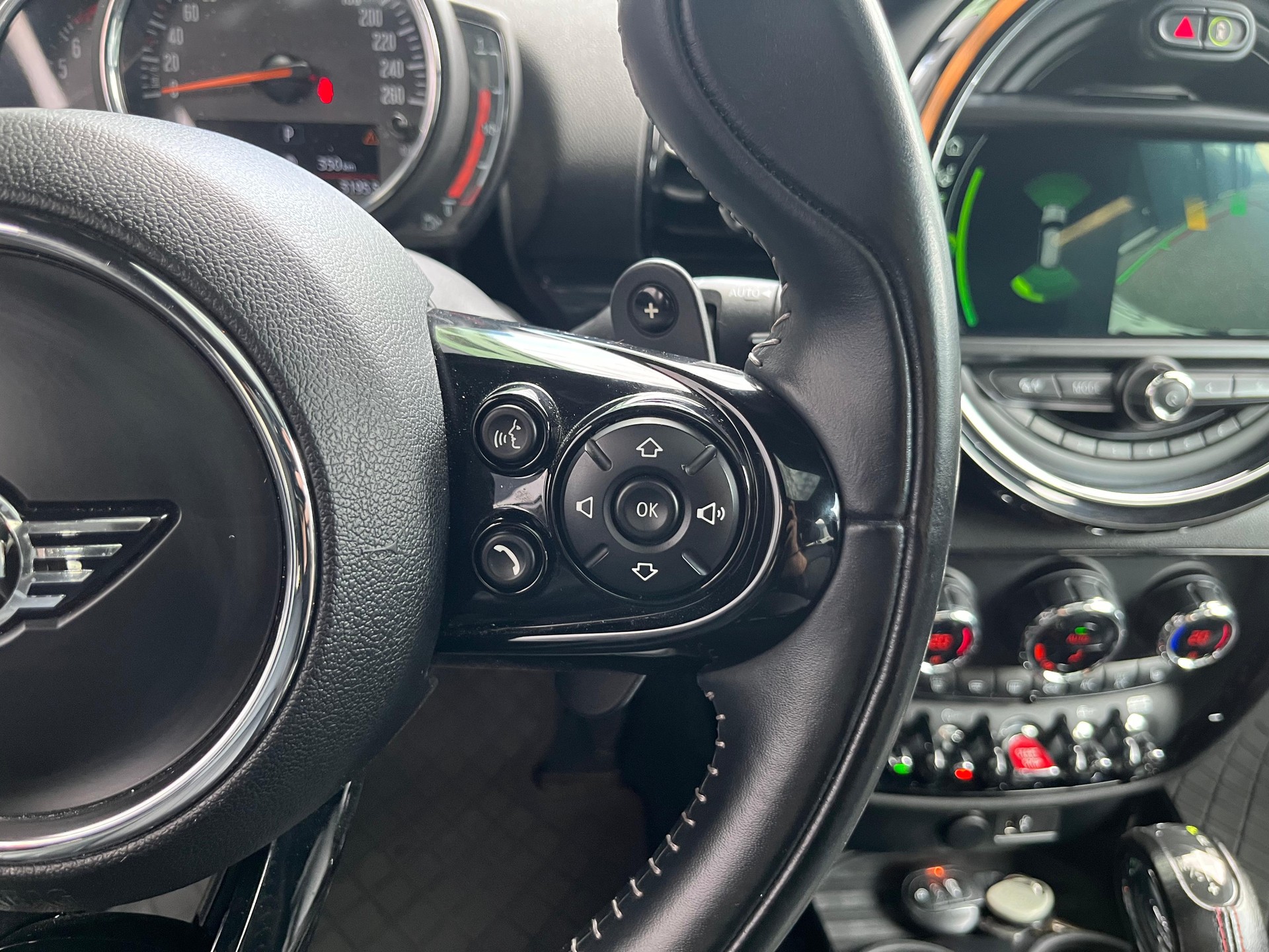 MINI Clubman Cooper S ALL4 Steptronic-image-15