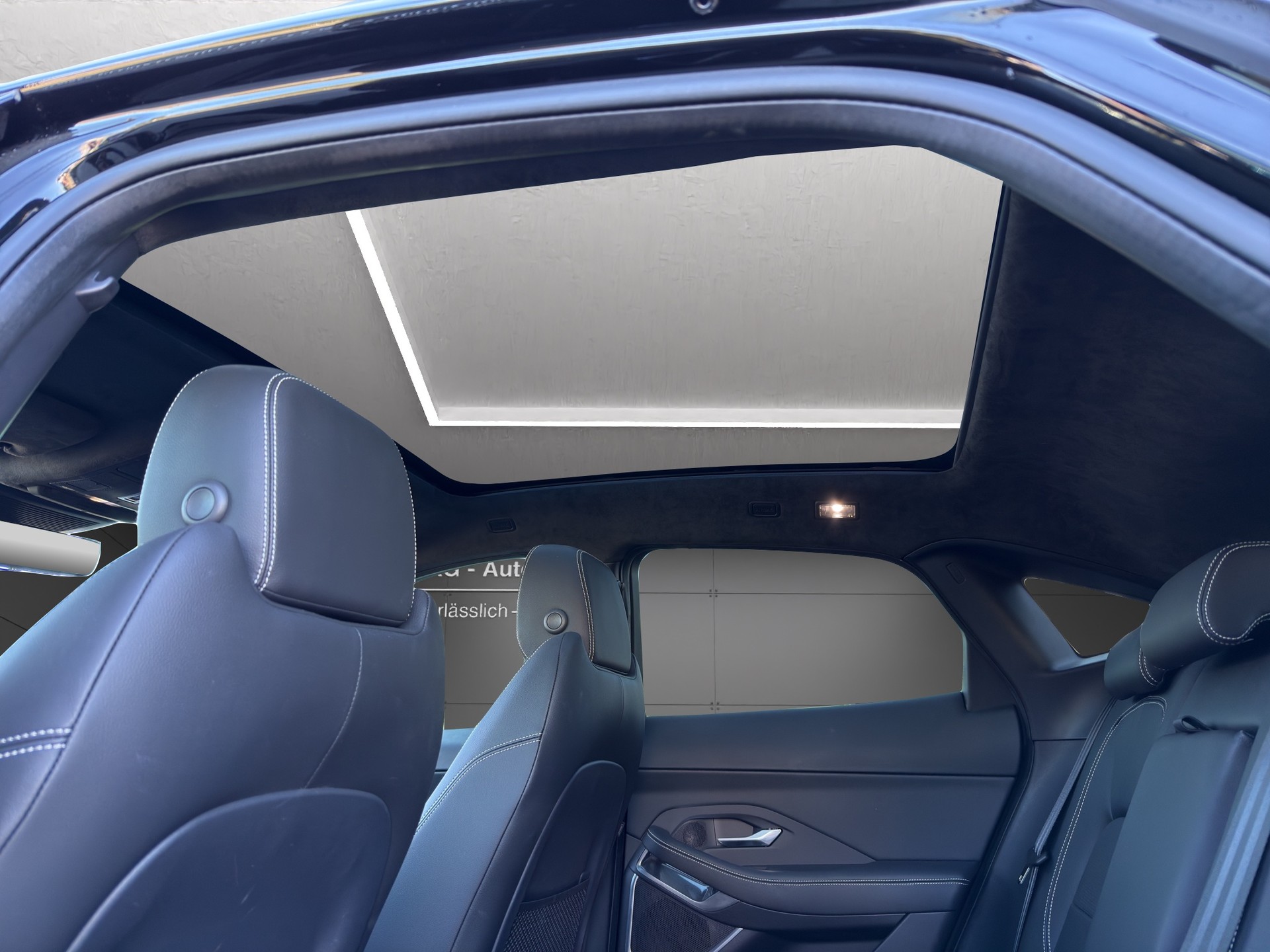 JAGUAR E-Pace 2.0 P250 R-Dynamic SE AWD Automatik-image-7