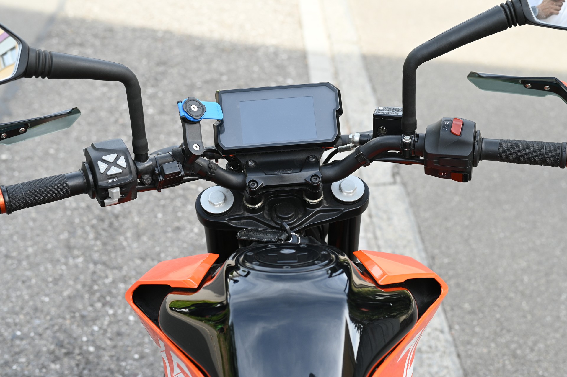 KTM 390 Duke ABS-image-6