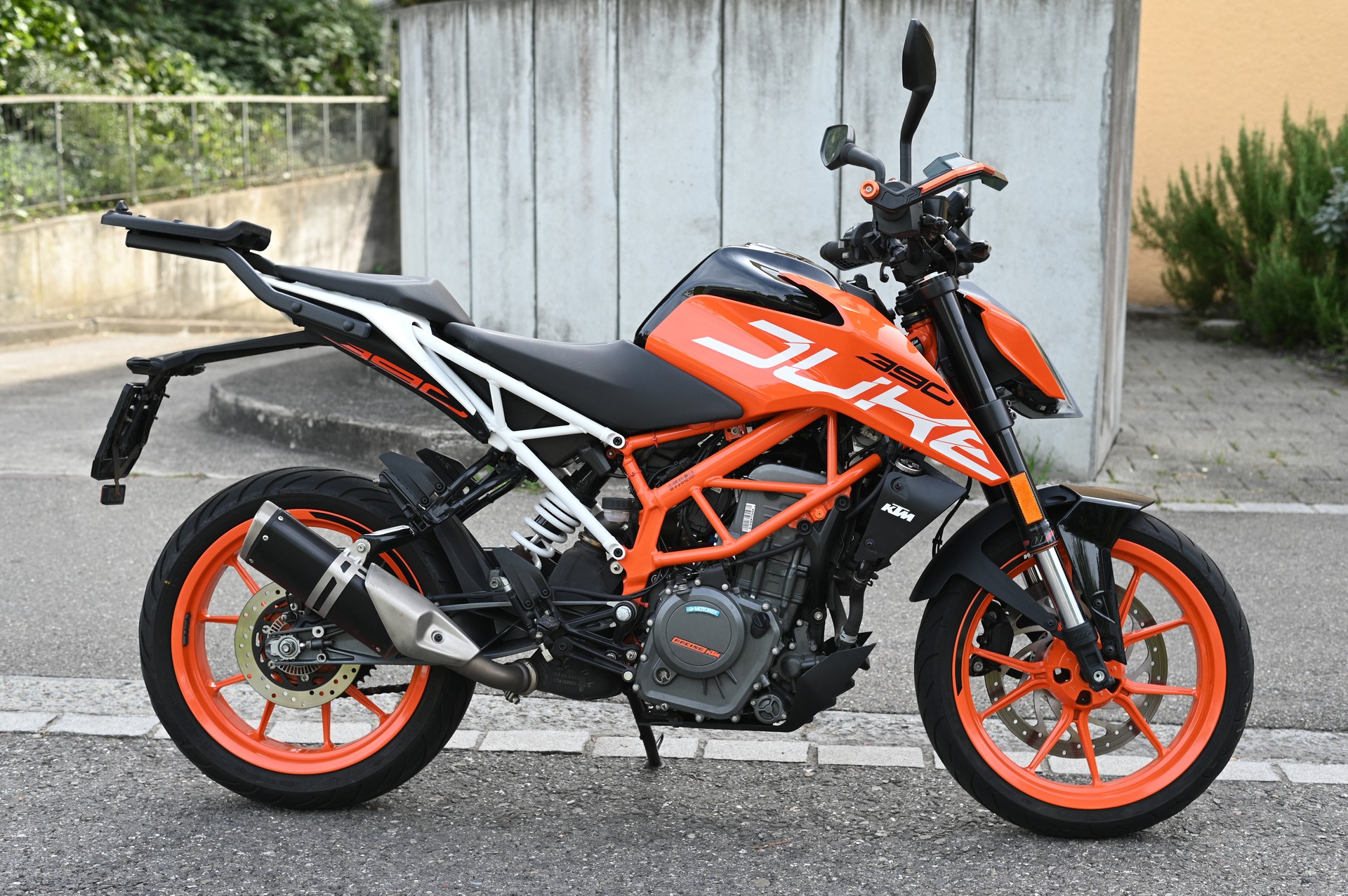 KTM 390 Duke ABS-image-1