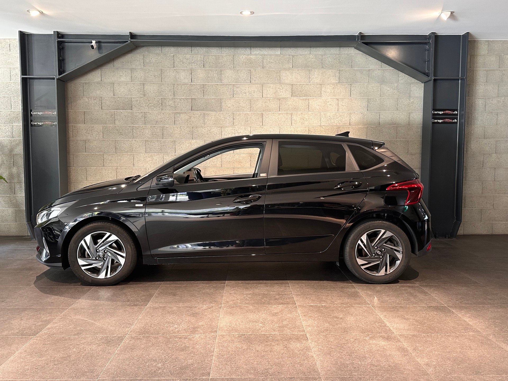 HYUNDAI i20 1.0 MH Amplia DCT