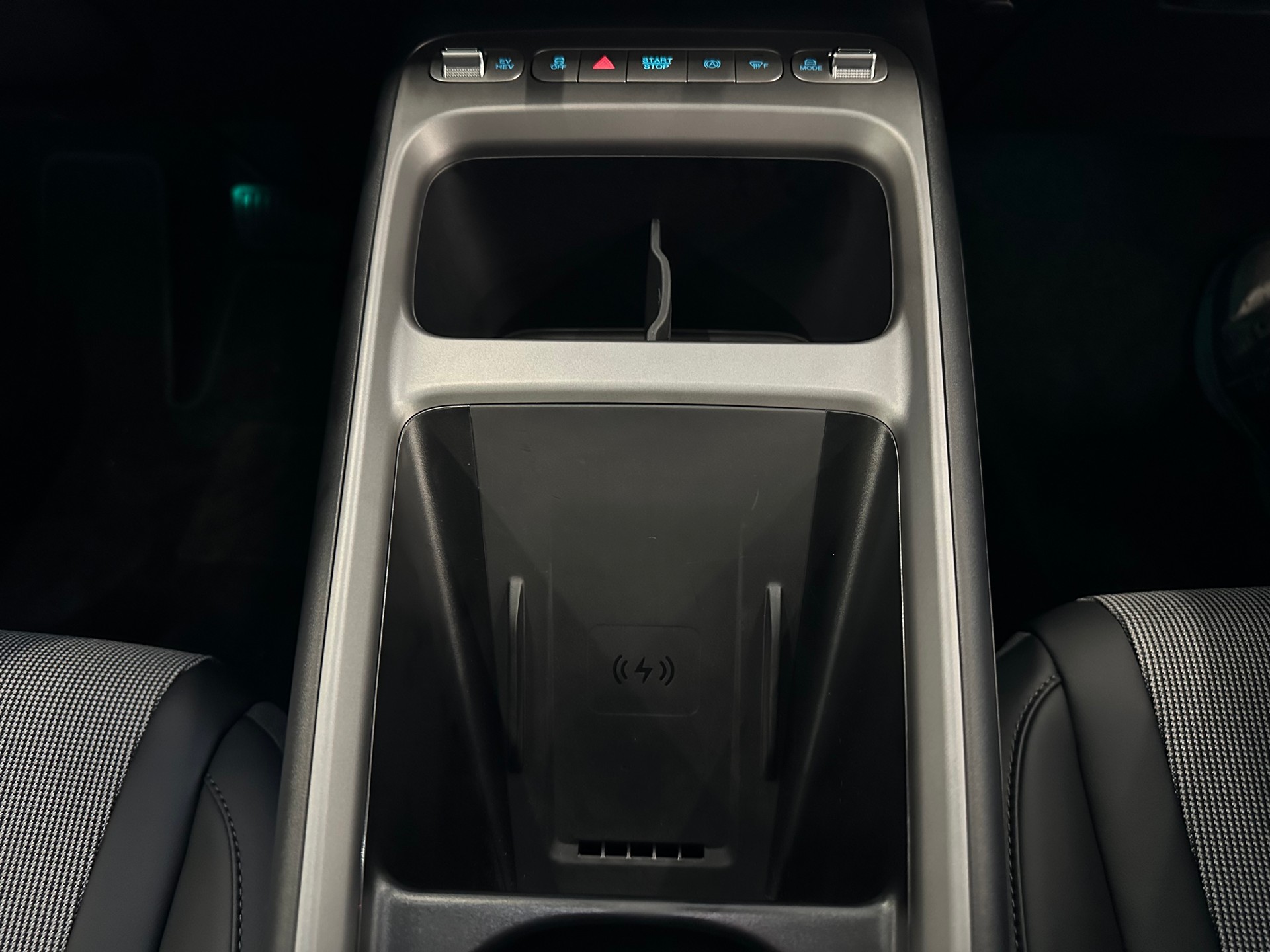 BYD Dolphin G DM-i Comfort-image-12