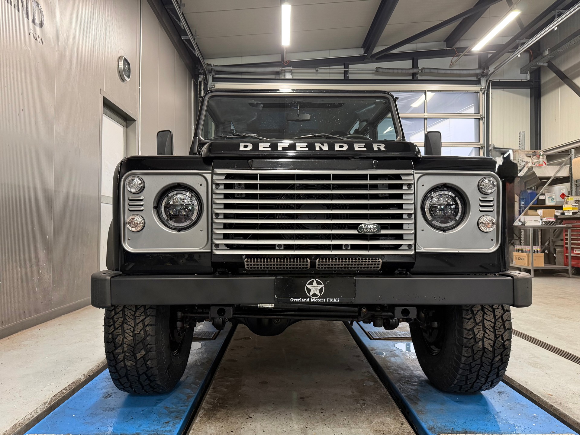 LAND ROVER Defender 110 2.2 TD4-image-7