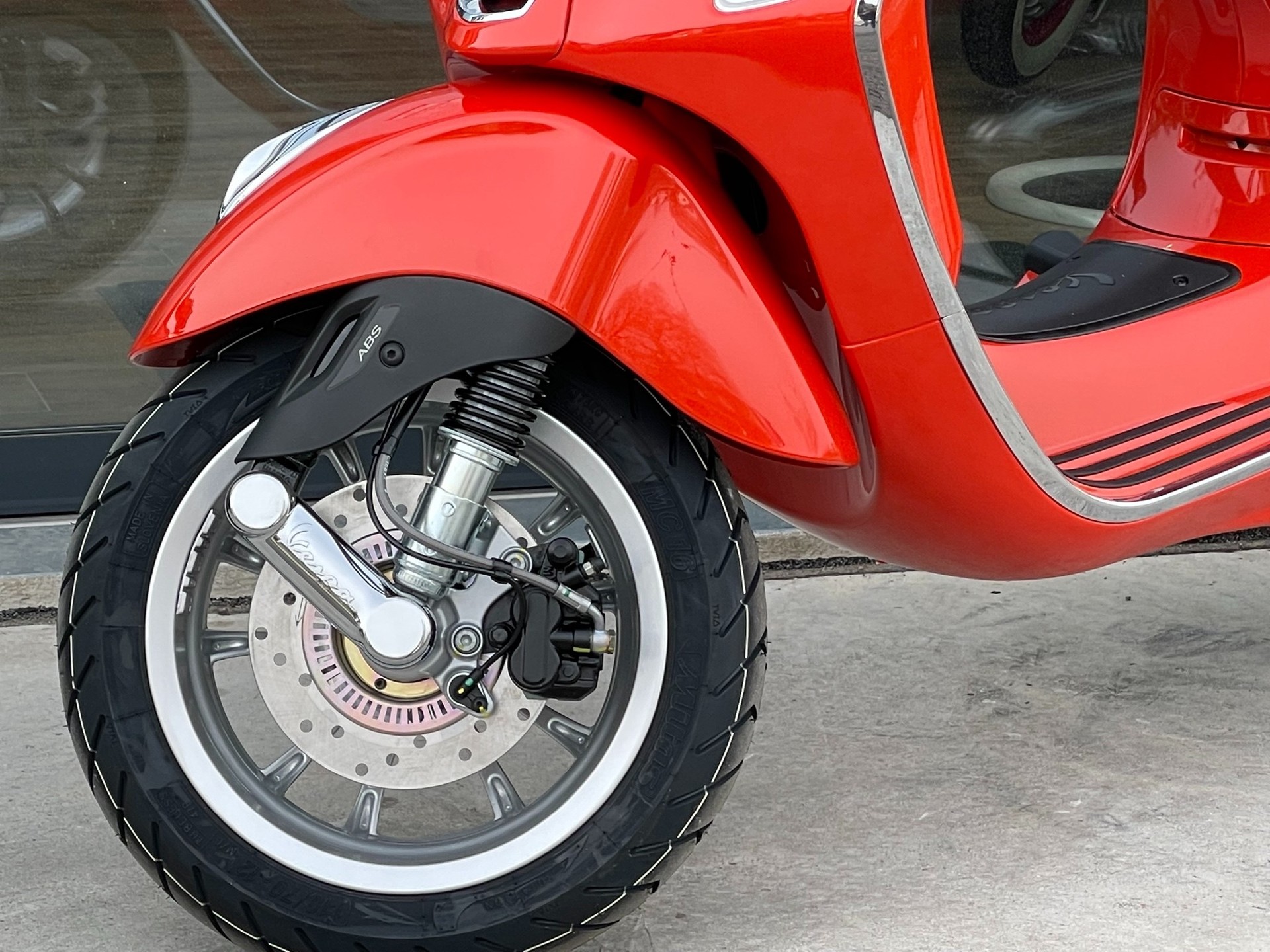 PIAGGIO Vespa 125 Primavera  ABS-image-2