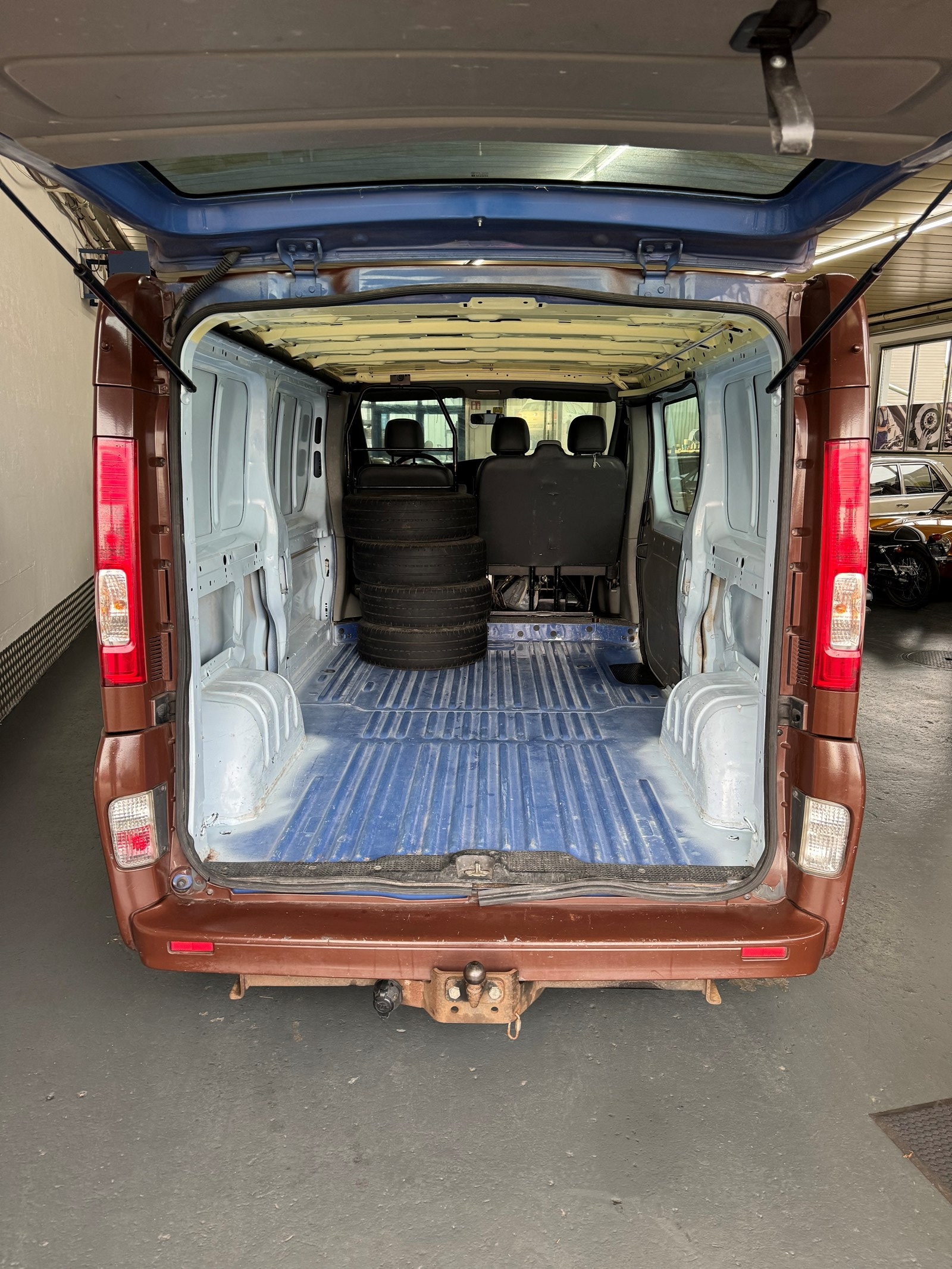 RENAULT Trafic 2.0 dCi 115 2.9t L2H1-image-10