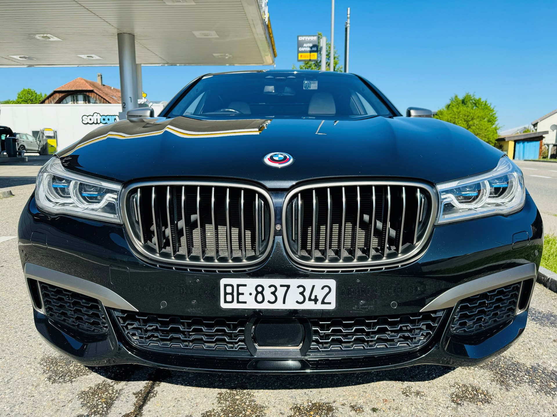 BMW M760Li xDrive Steptronic-image-1