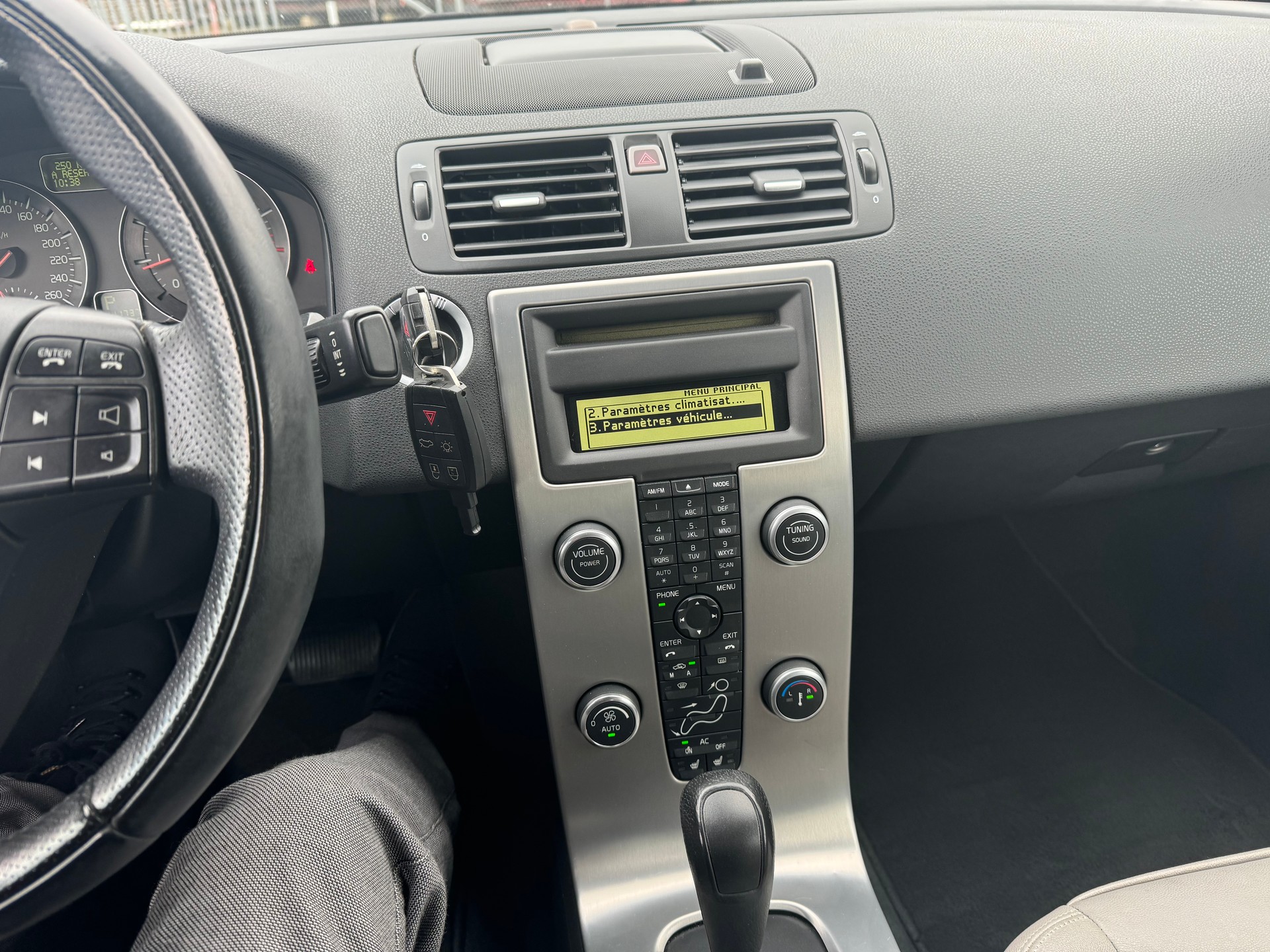 VOLVO C70 T5 Momentum Geartronic-image-11
