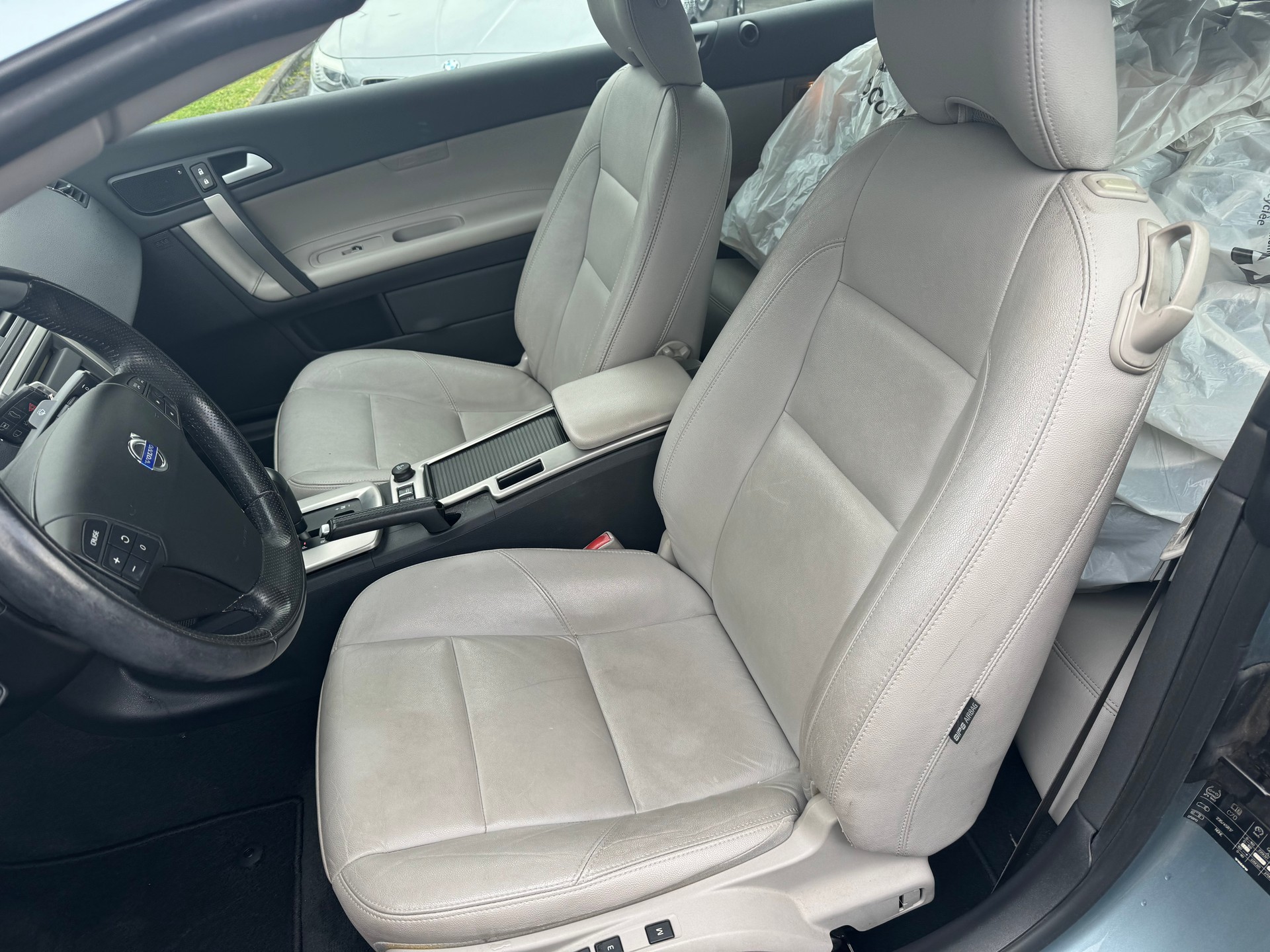 VOLVO C70 T5 Momentum Geartronic-image-7