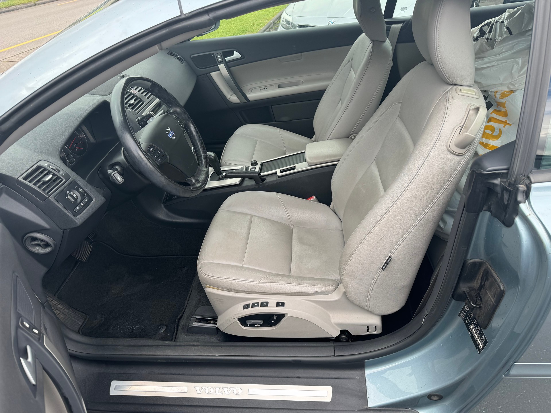 VOLVO C70 T5 Momentum Geartronic-image-6