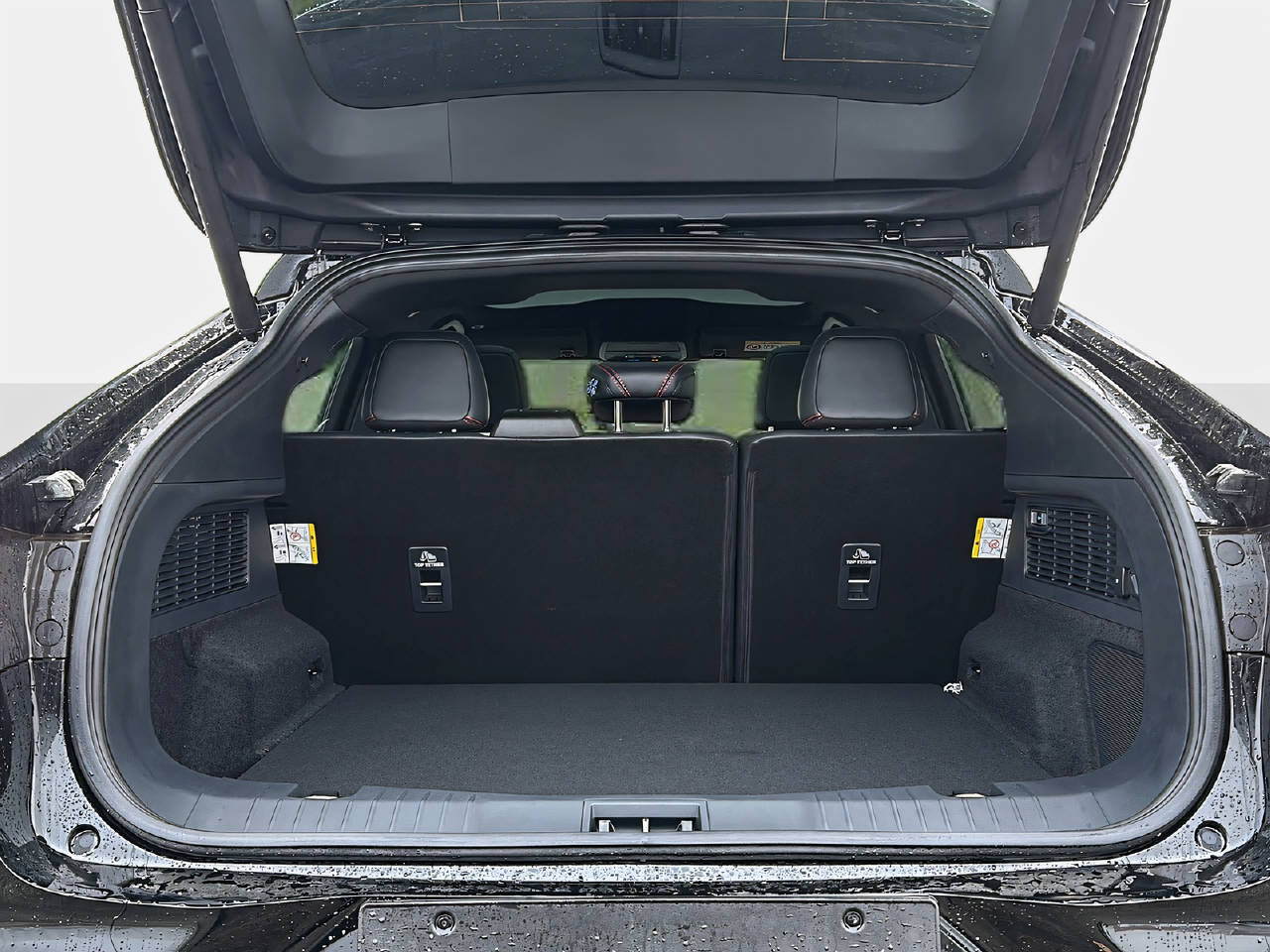 FORD Mustang Mach-E Premium AWD-image-13