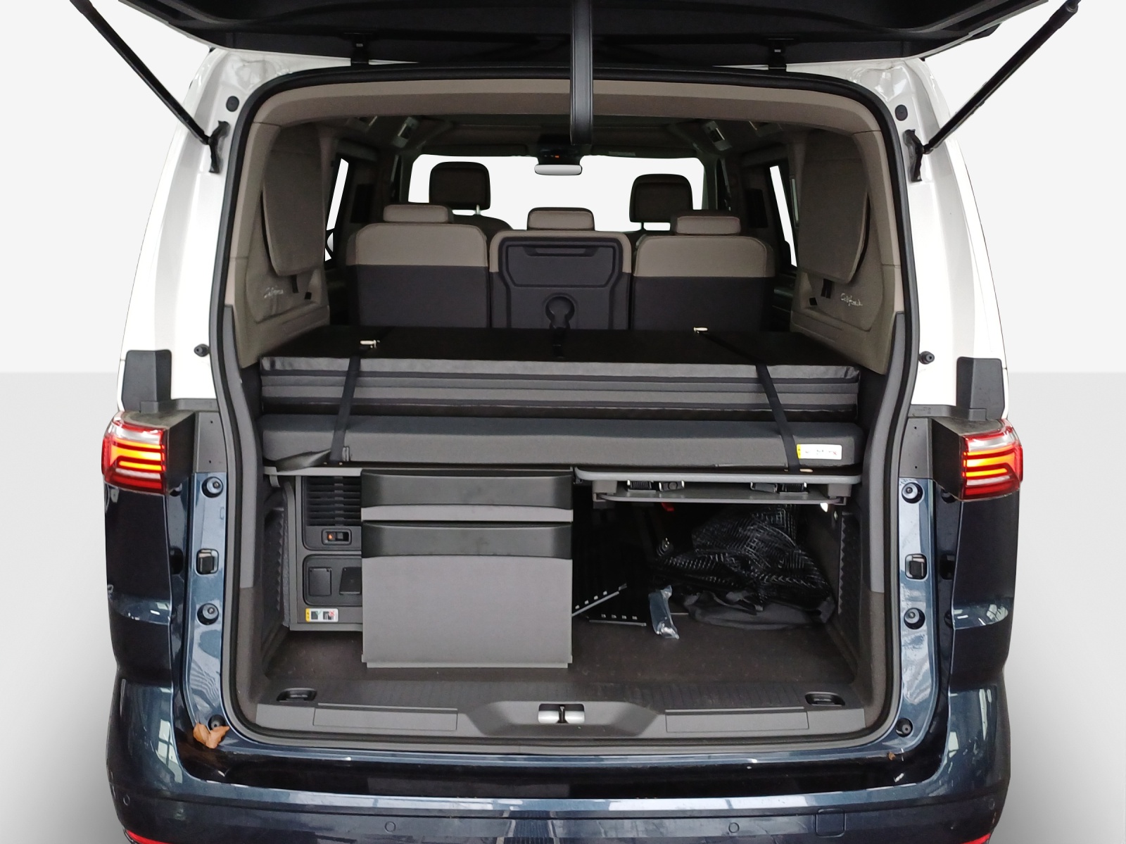 VW California 2.0 TDI Beach Tour-image-12