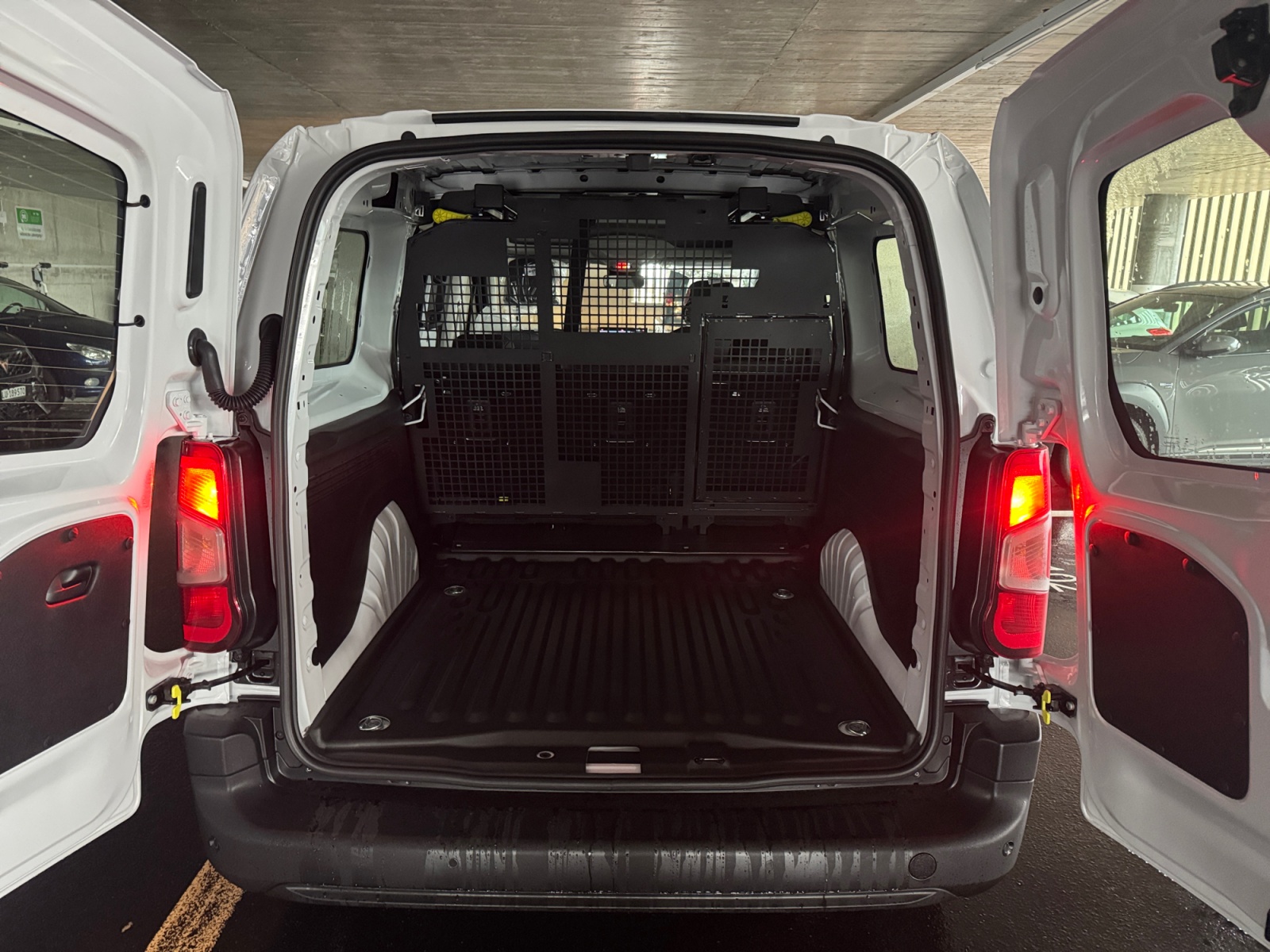 FIAT Doblo 1.5 BlueHDi L2 800kg Crew Van Easy Pro-image-4