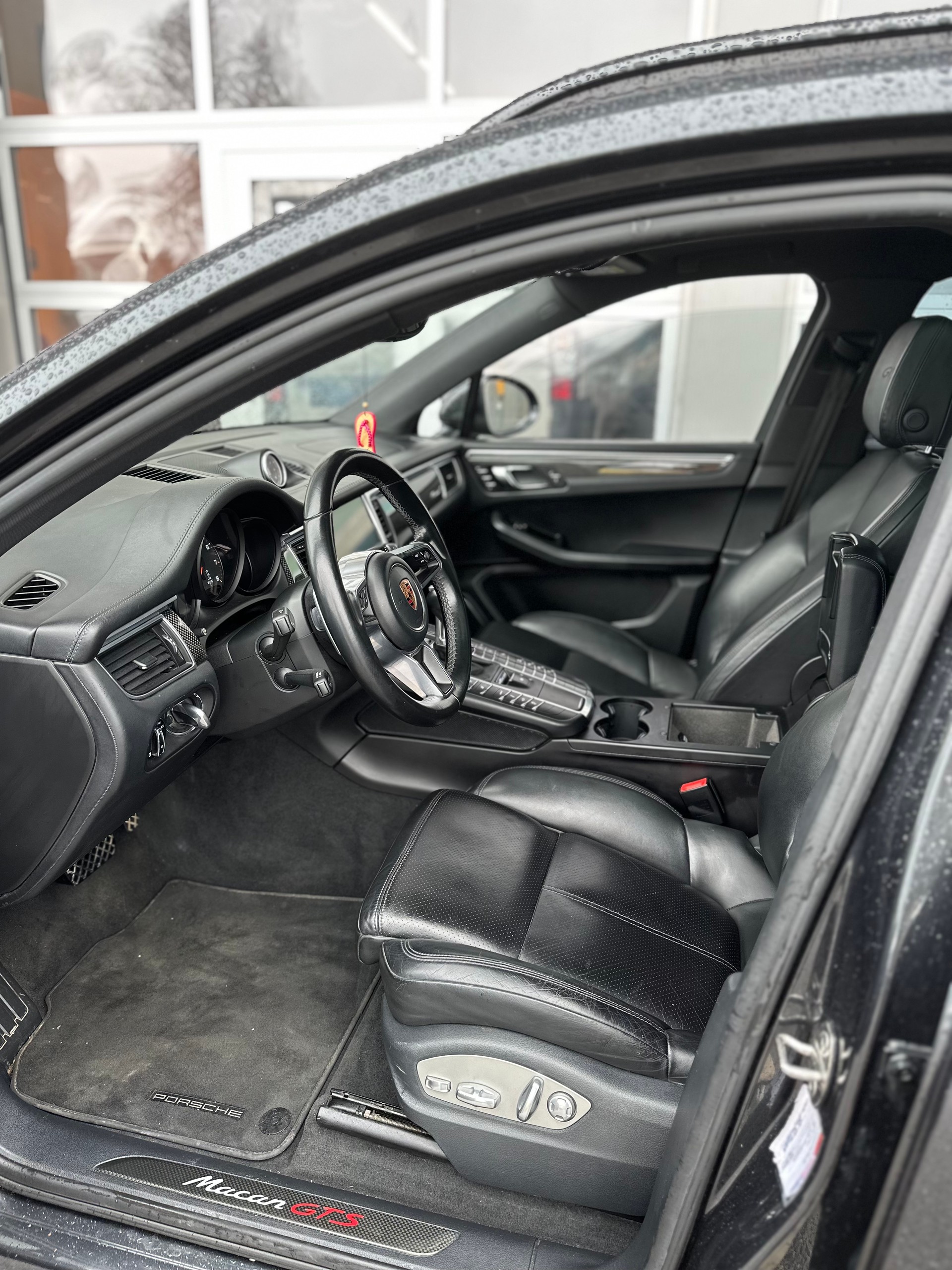 PORSCHE Macan GTS PDK-image-4