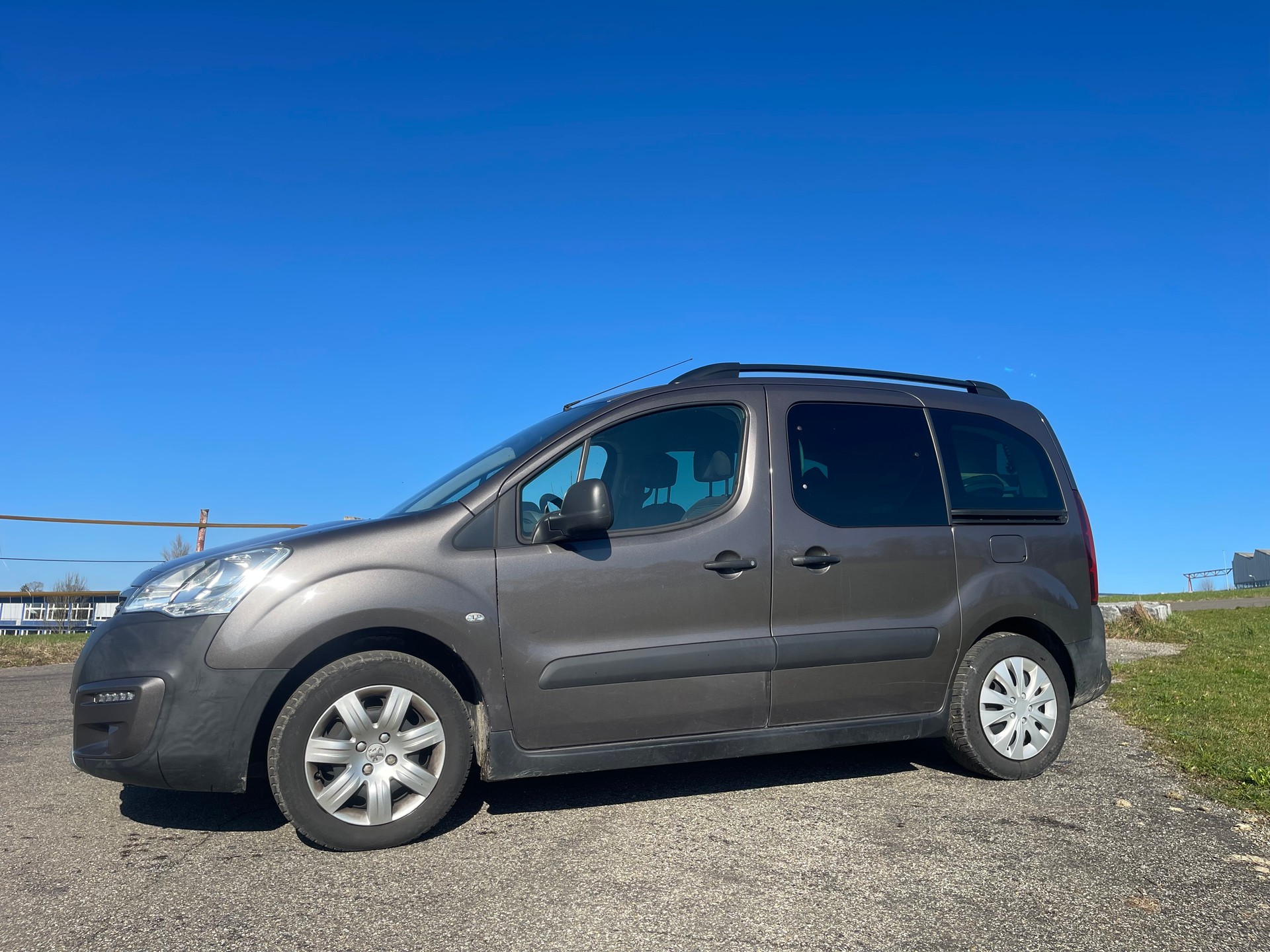PEUGEOT Partner 1.6 BlueHDi Active-image-1