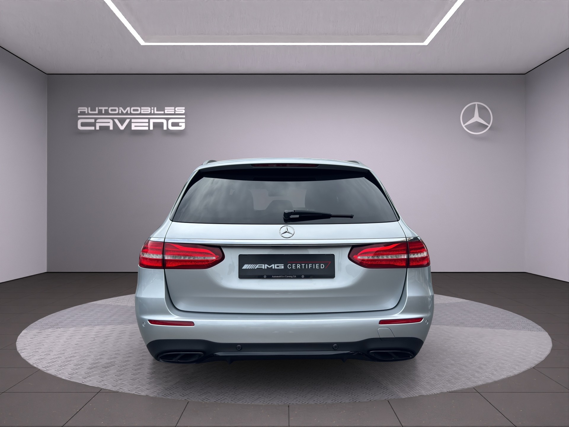 MERCEDES-BENZ E 43 AMG 4 Matic 9G-Tronic-showroom-element-3