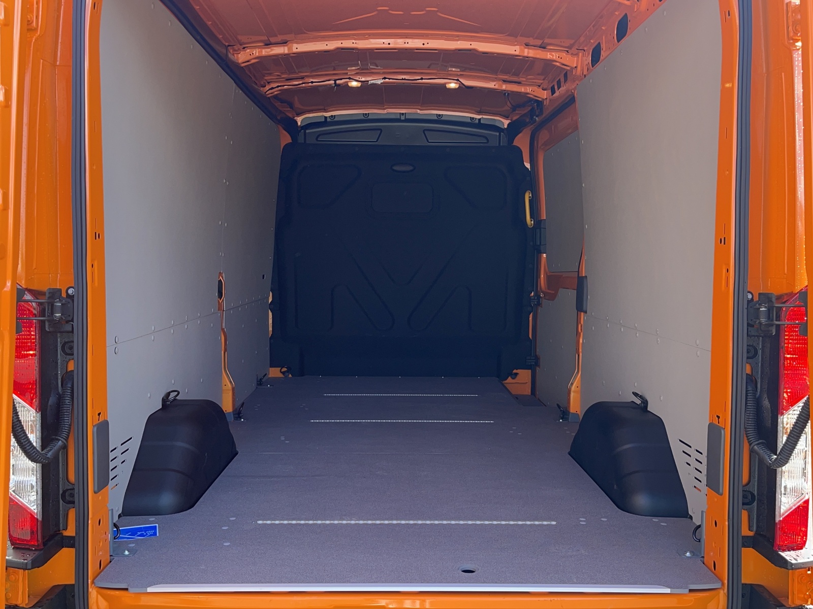 FORD Transit Van 350 L3H2 2.0 EcoBlue Trend-image-13