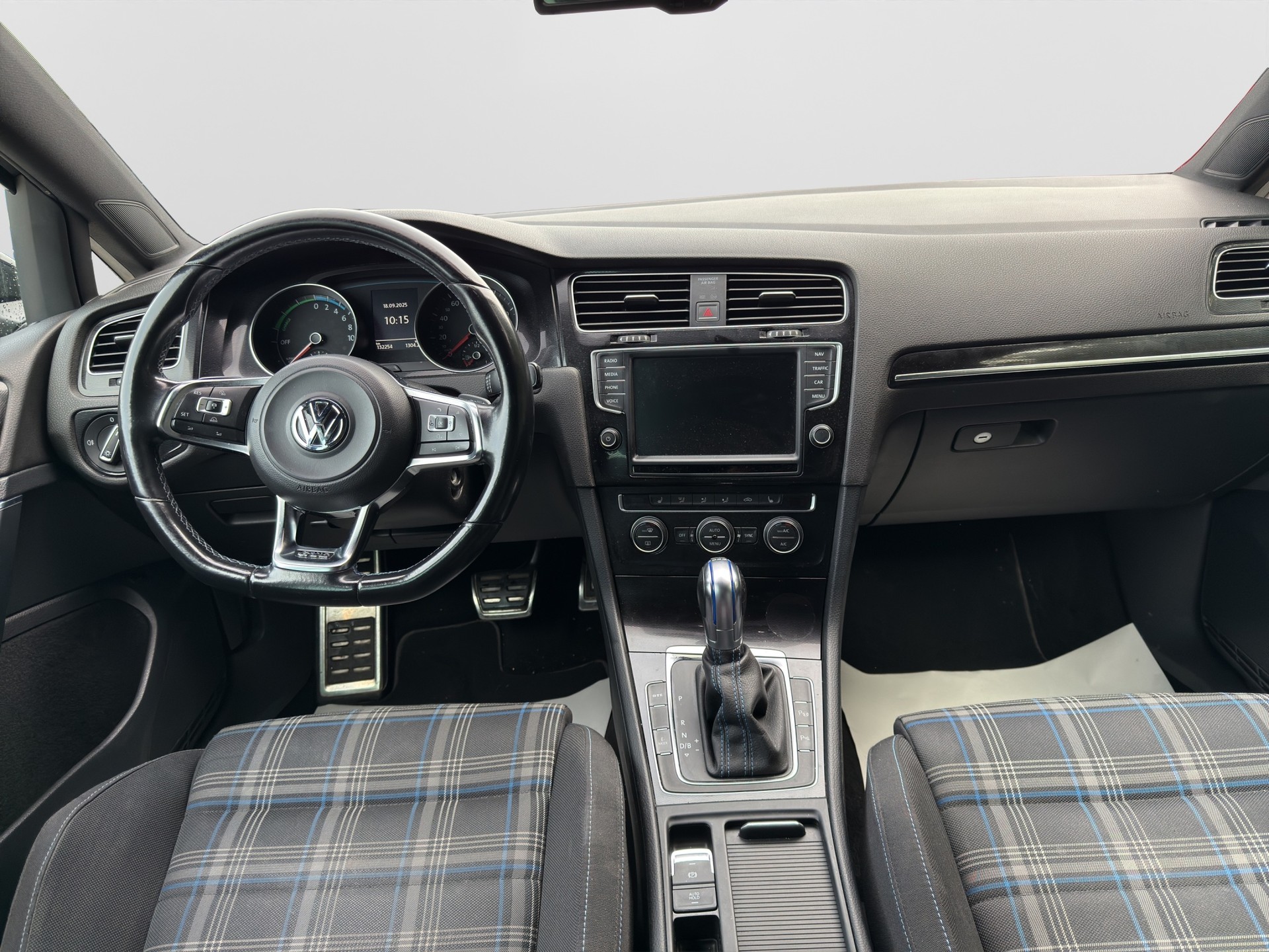 VW Golf 1.4 TSI GTE DSG-image-8