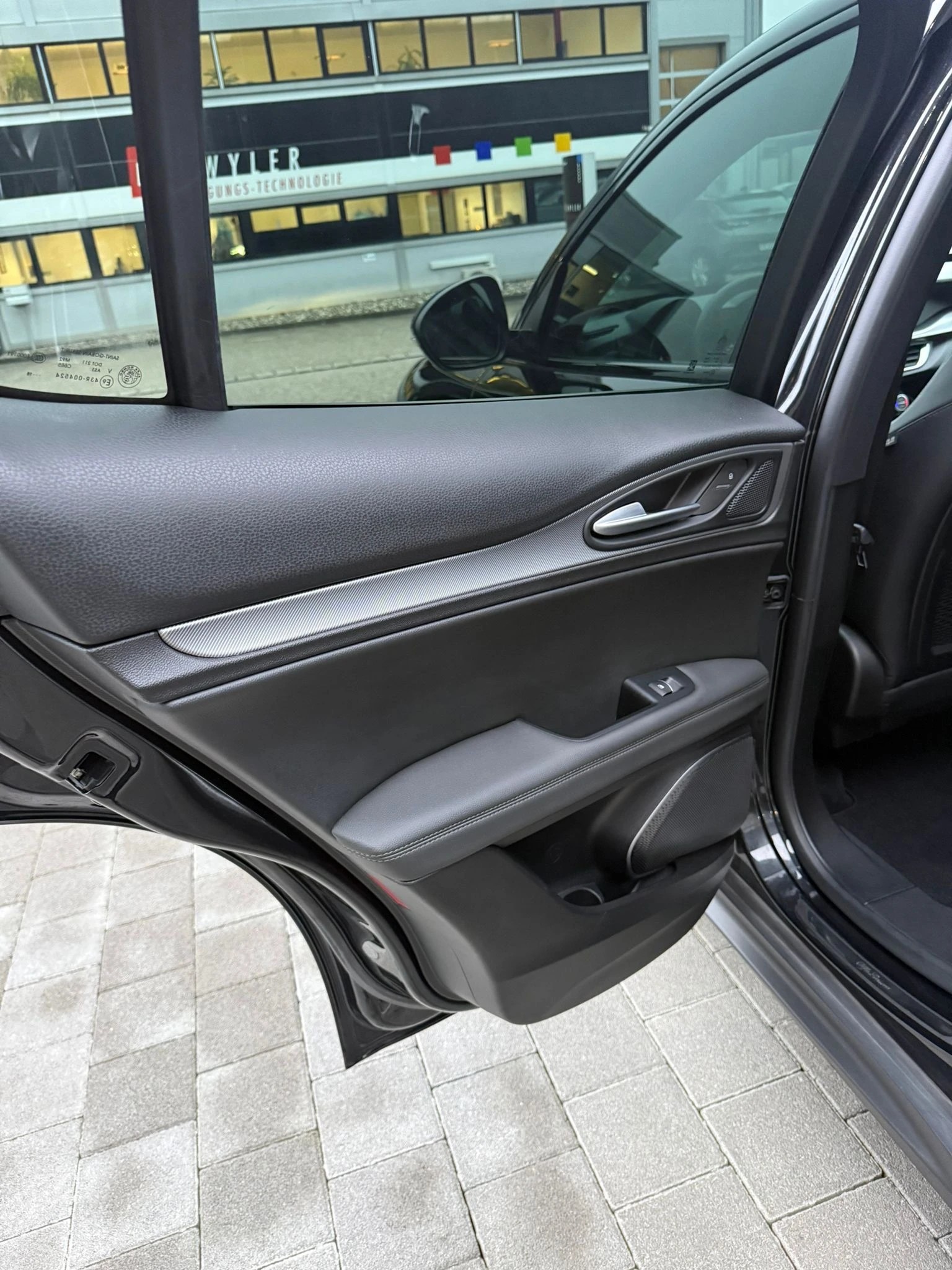 ALFA ROMEO Stelvio 2.0 Executive Q4 Automatic-image-21