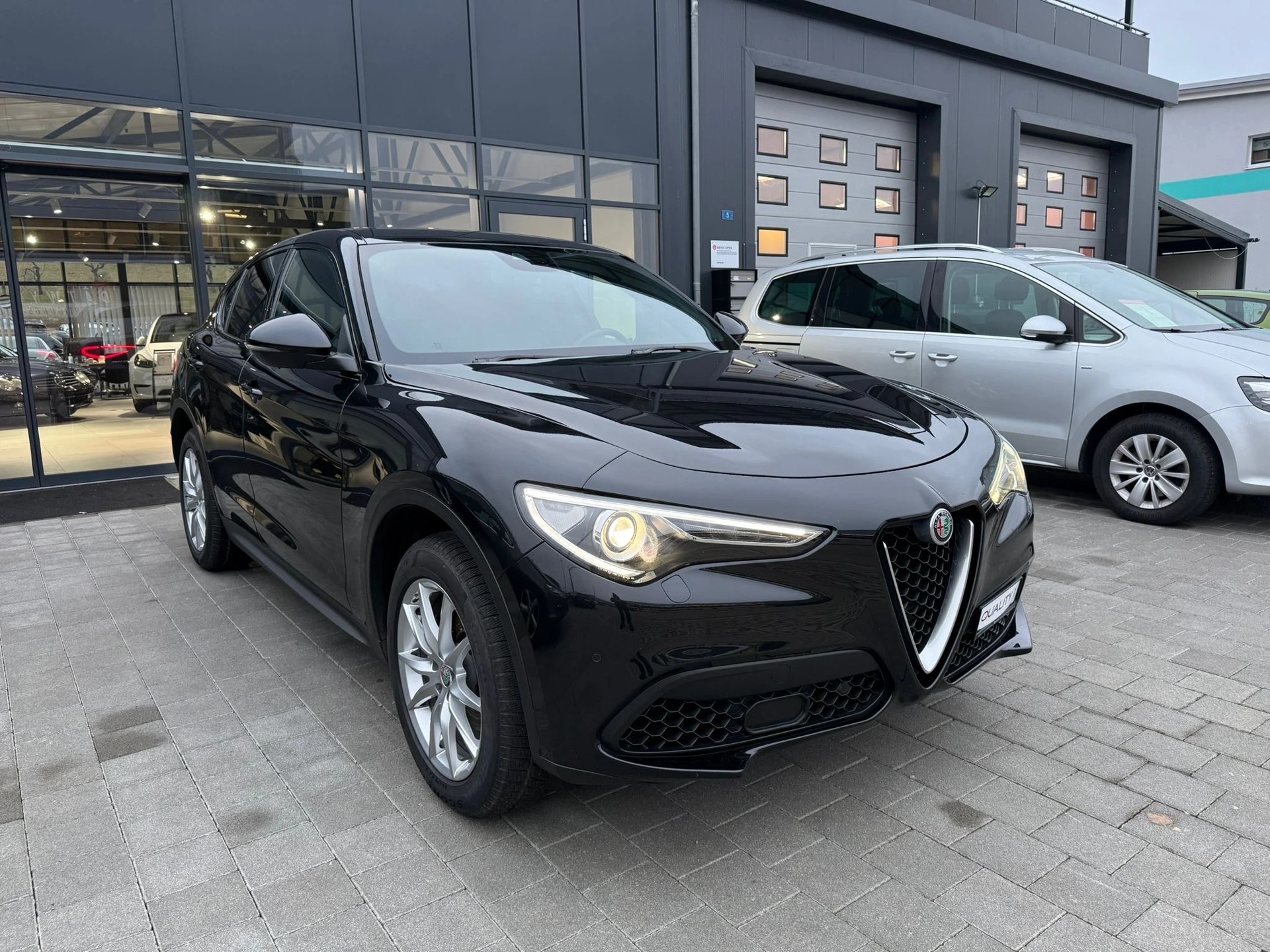 ALFA ROMEO Stelvio 2.0 Executive Q4 Automatic-image-4