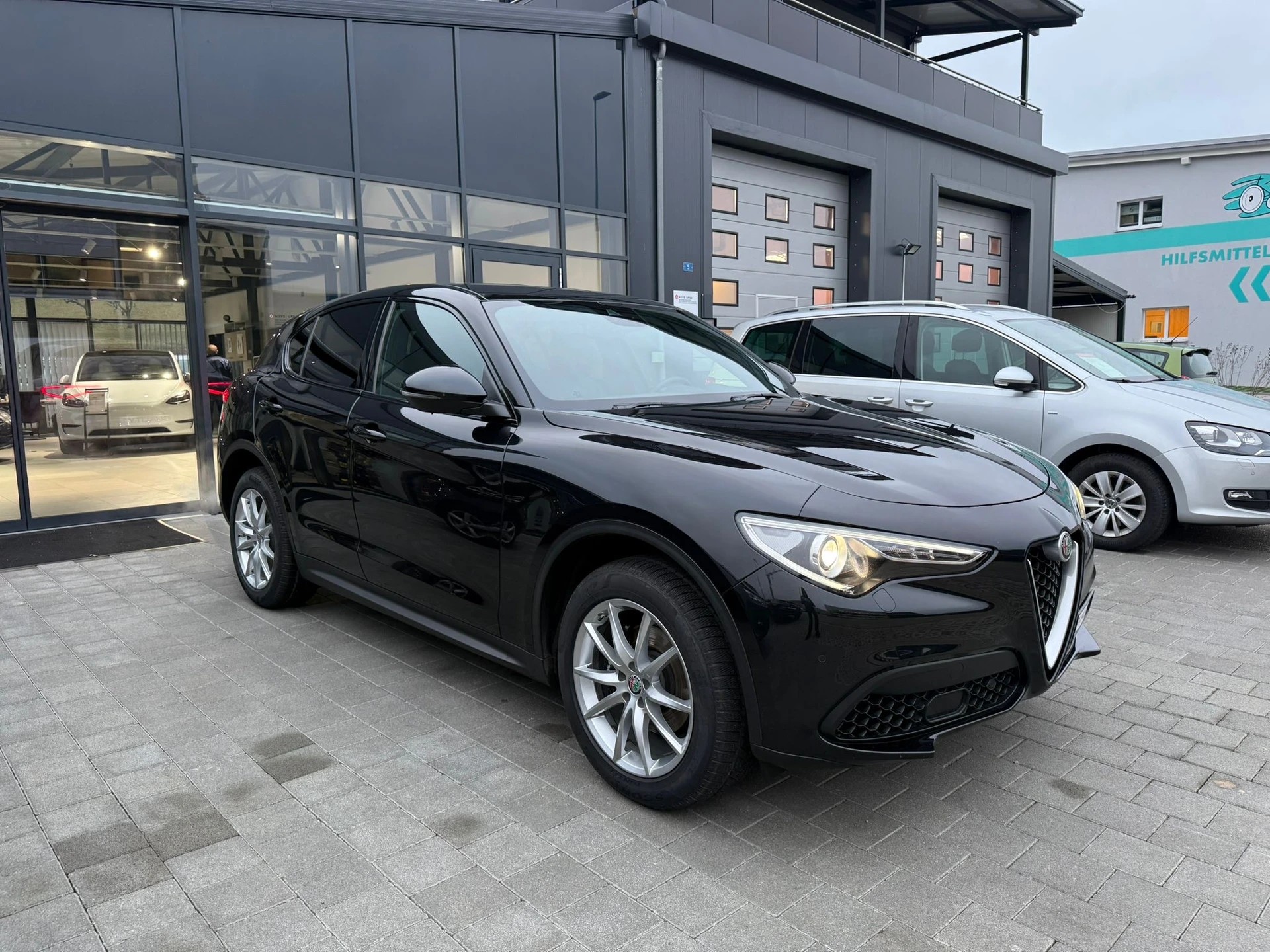 ALFA ROMEO Stelvio 2.0 Executive Q4 Automatic-showroom-element-3