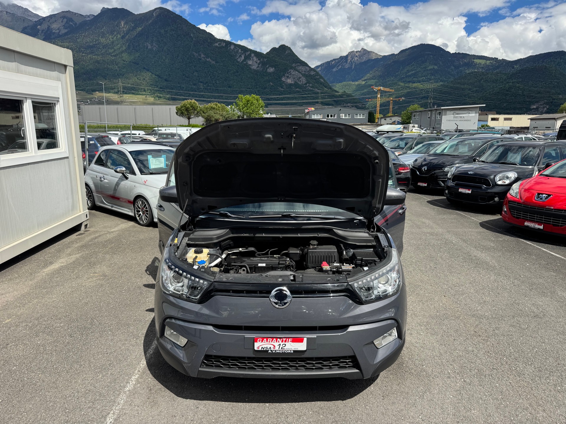 KGM-SsangYong Tivoli 1.6 e-XGi Quartz 4WD Automatic-image-14