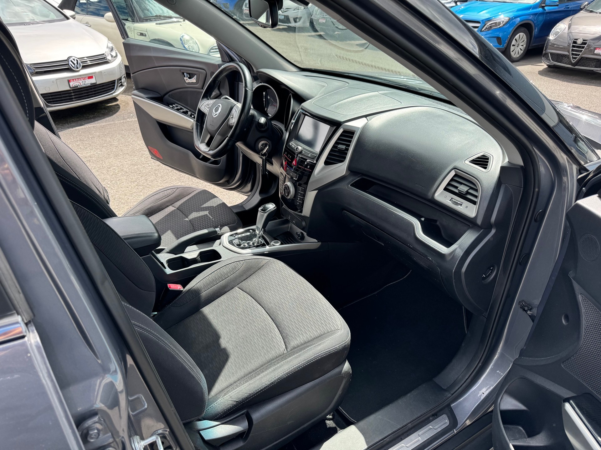 KGM-SsangYong Tivoli 1.6 e-XGi Quartz 4WD Automatic-image-12