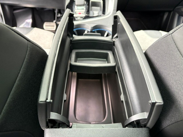 PEUGEOT 3008 300e Hybrid4 GT Pack EAT8-image-20