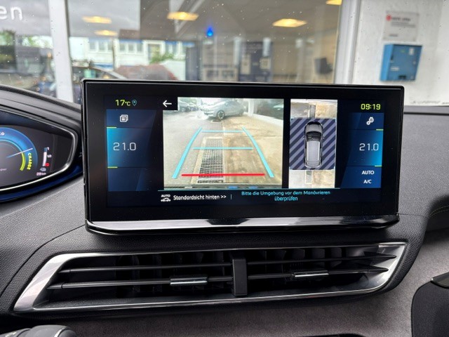 PEUGEOT 3008 300e Hybrid4 GT Pack EAT8-image-17