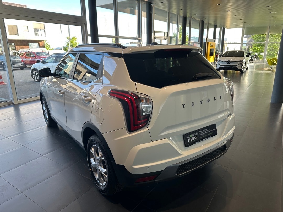 KGM-SsangYong Tivoli 1.5 T GDI Bronze 4WD Automat-showroom-element-3