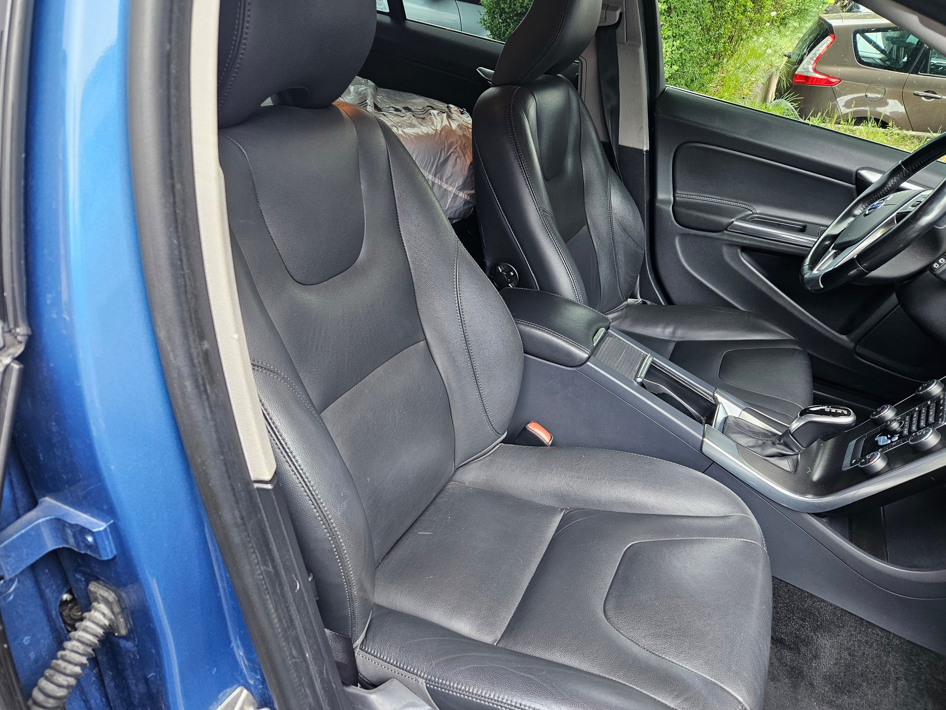VOLVO V60 D5 AWD Summum Geartronic-image-10