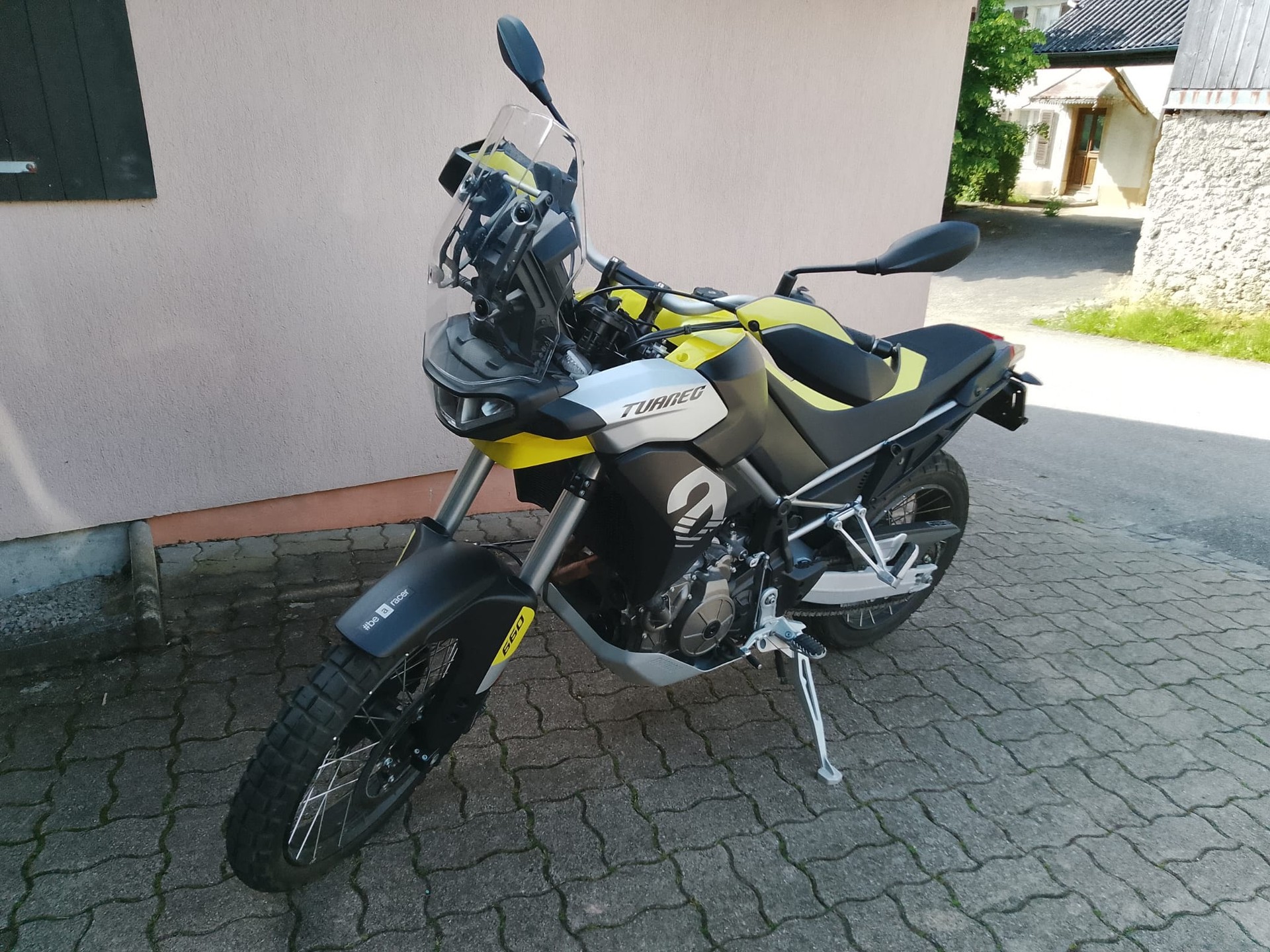 APRILIA Tuareg 660 Evocative-image-1