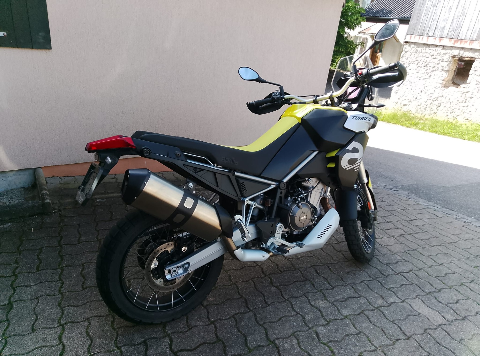 APRILIA Tuareg 660 Evocative-image-2