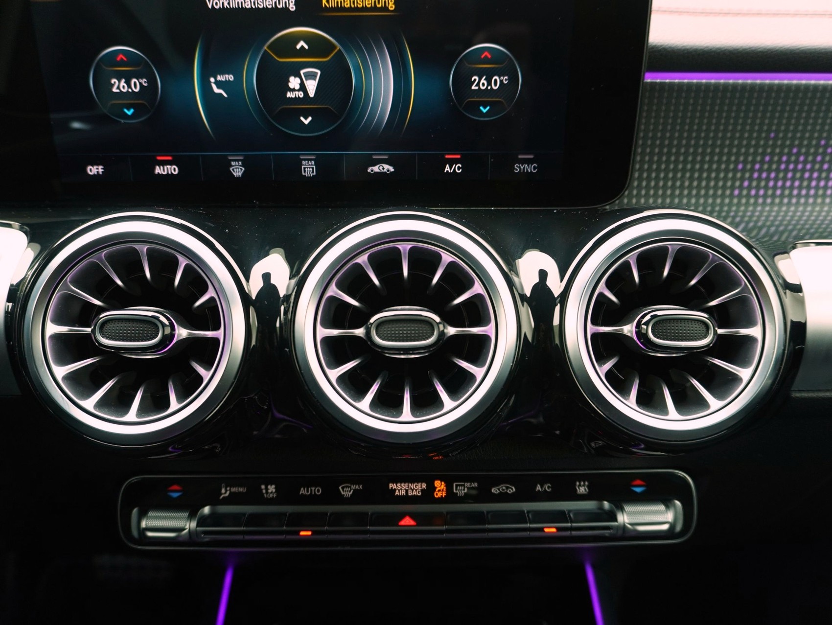MERCEDES-BENZ EQB 300 AMG Line 4Matic-image-14