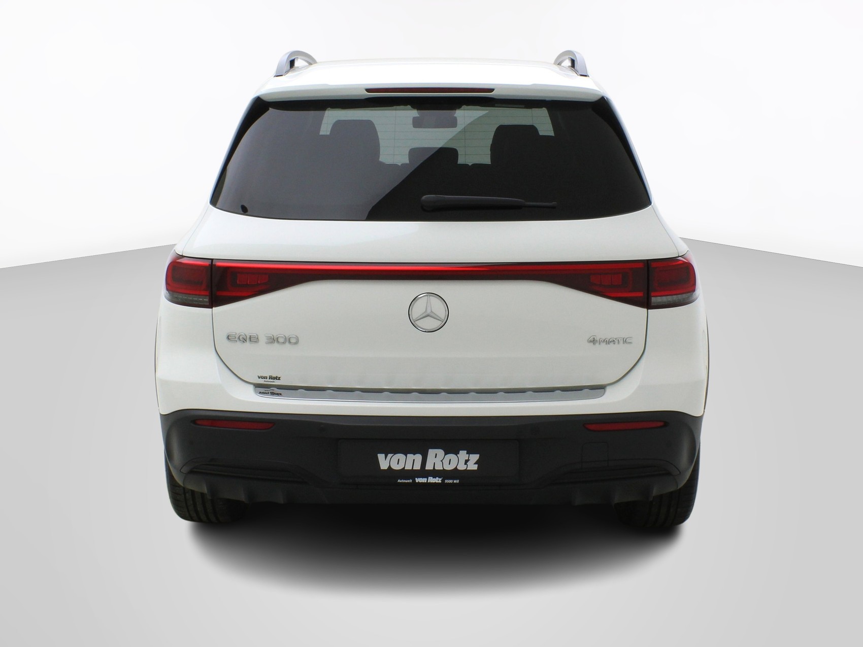MERCEDES-BENZ EQB 300 AMG Line 4Matic-showroom-element-3